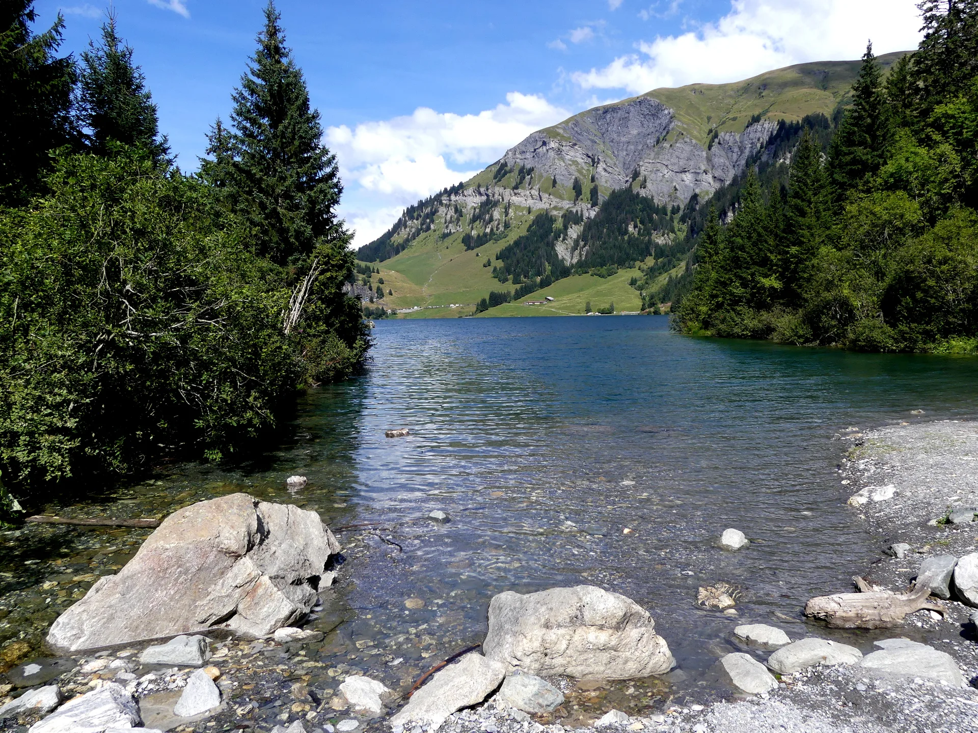 Lac de Saint Guerin à Beaufort — À 1,1 km du lac