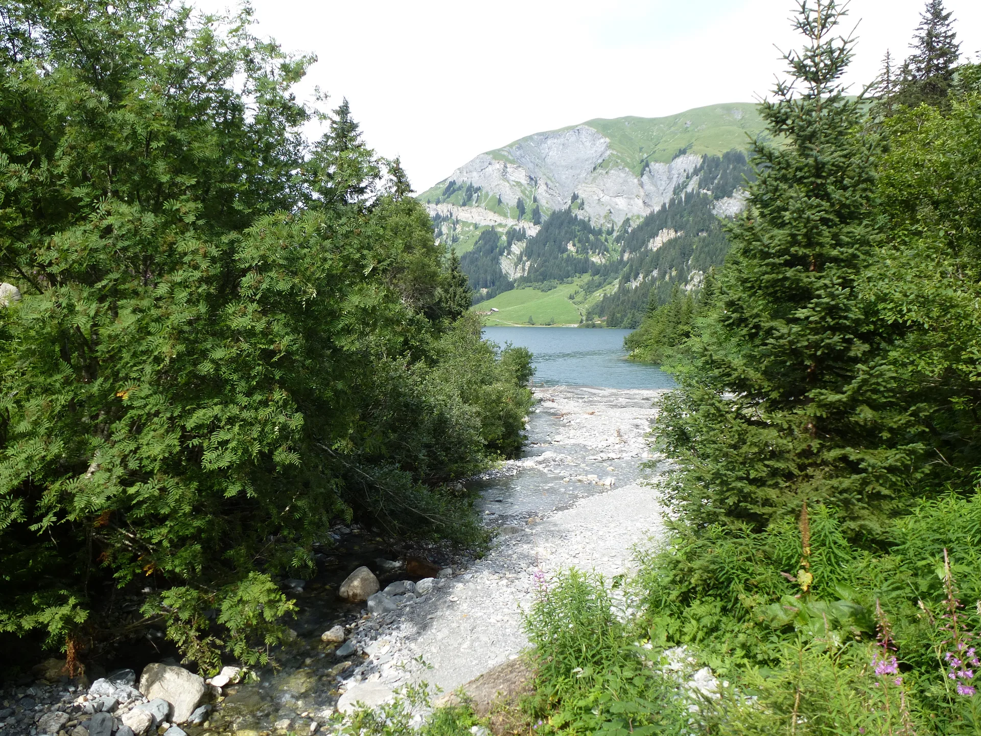 Lac de Saint Guerin à Beaufort — À 1,1 km du lac