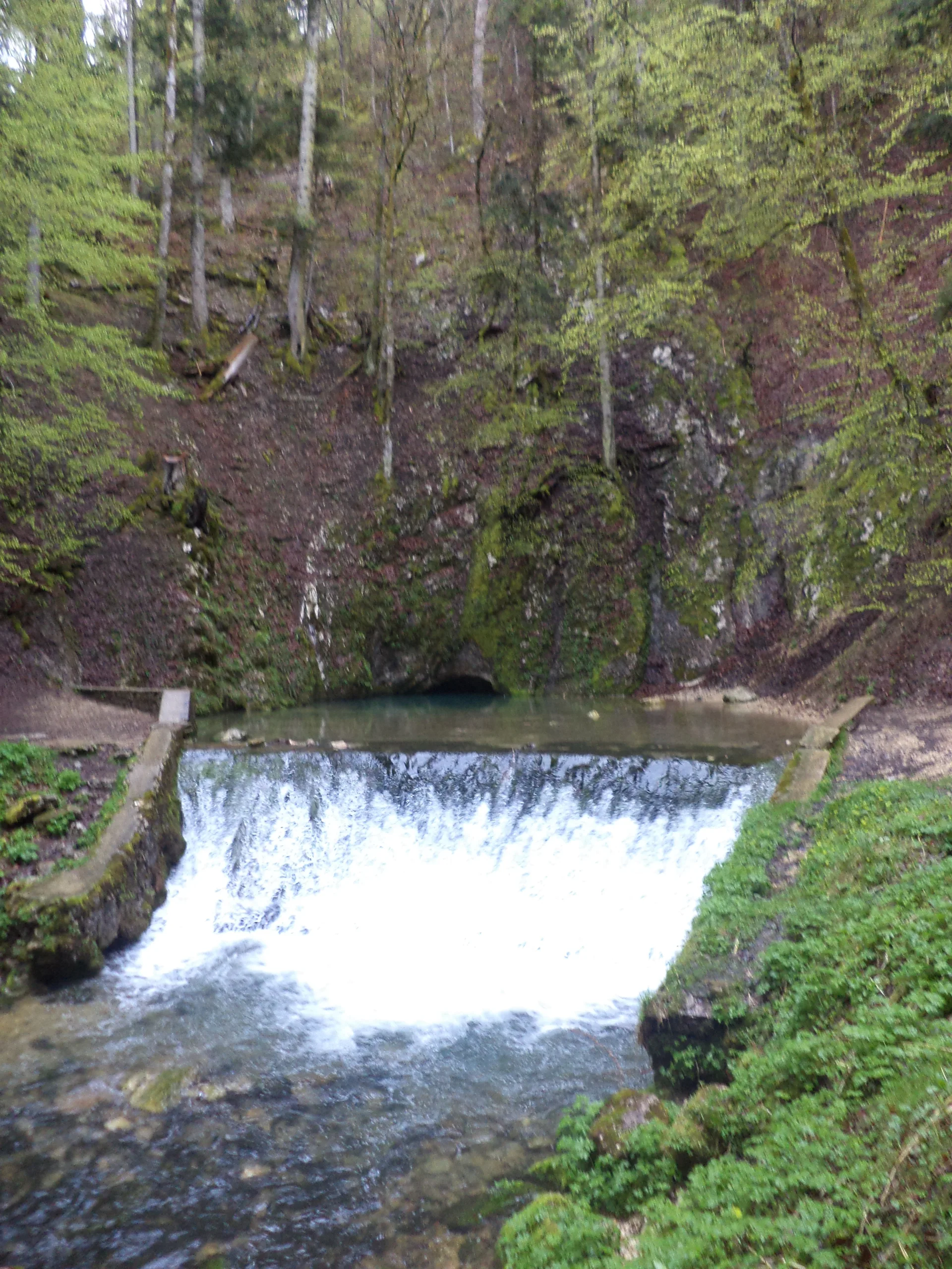 Lac de Saint-Point à Saint-Point-Lac — À 1,5 km du lac