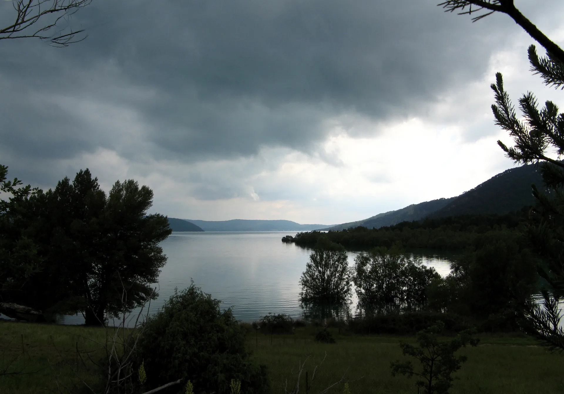 Lac de Sainte-Croix à Bauduen — Sur le lac