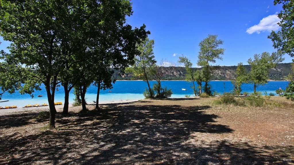 Lac de Sainte-Croix à Bauduen — À 2,2 km du lac