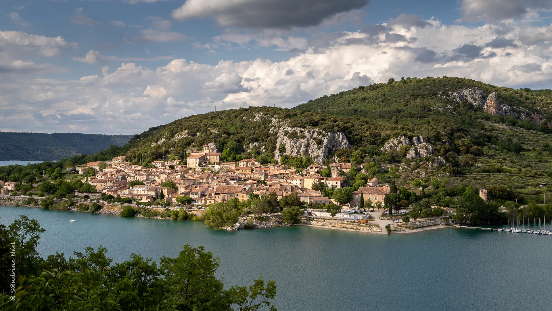 Lac de Sainte Croix du Verdon à Bauduen — À 399 m du lac