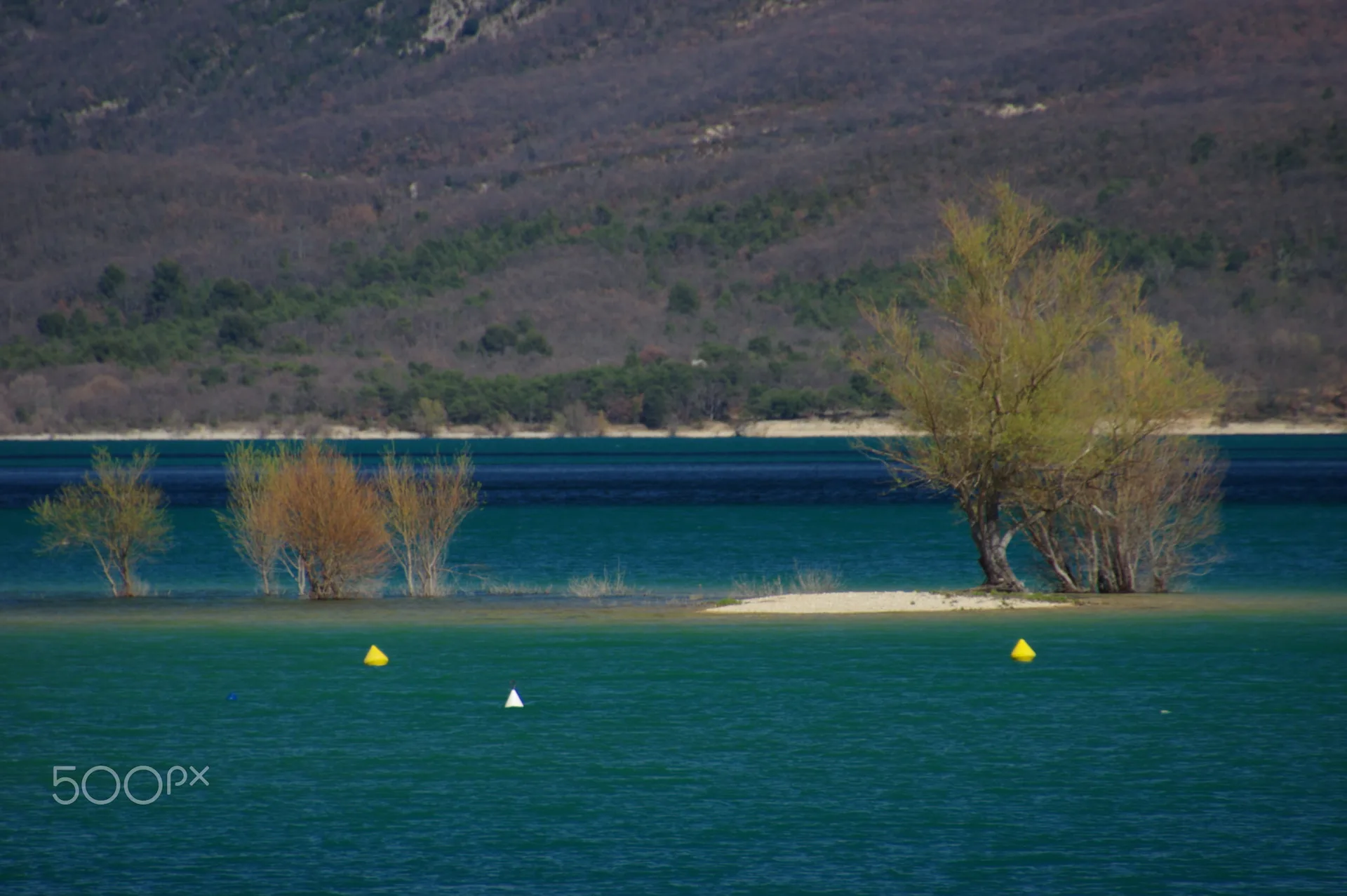 Lac de Sainte Croix à Sainte-Croix-du-Verdon — À 1,5 km du lac