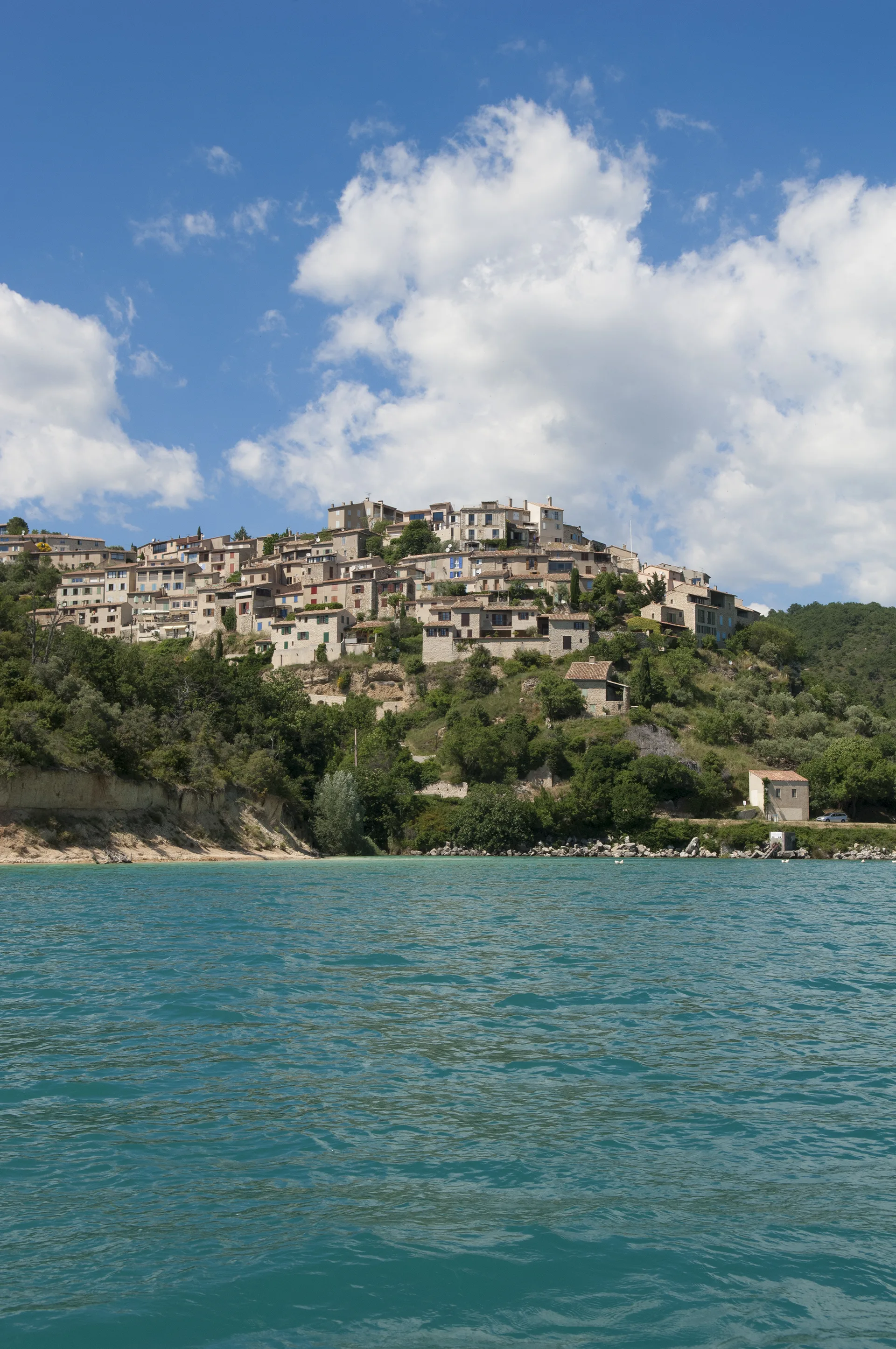 Lac de Sainte Croix à Sainte-Croix-du-Verdon — À 1,4 km du lac