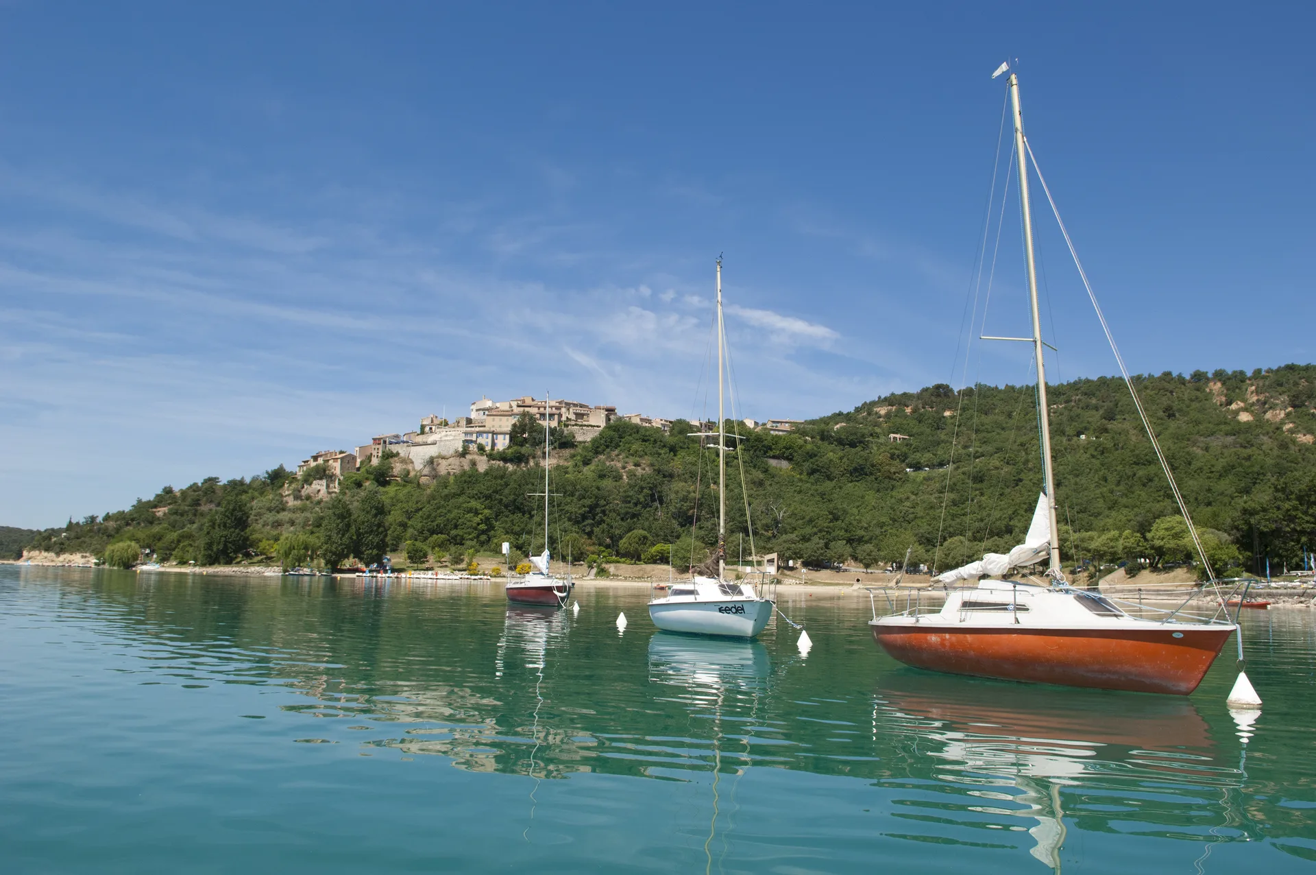 Lac de Sainte Croix à Sainte-Croix-du-Verdon — À 1,4 km du lac