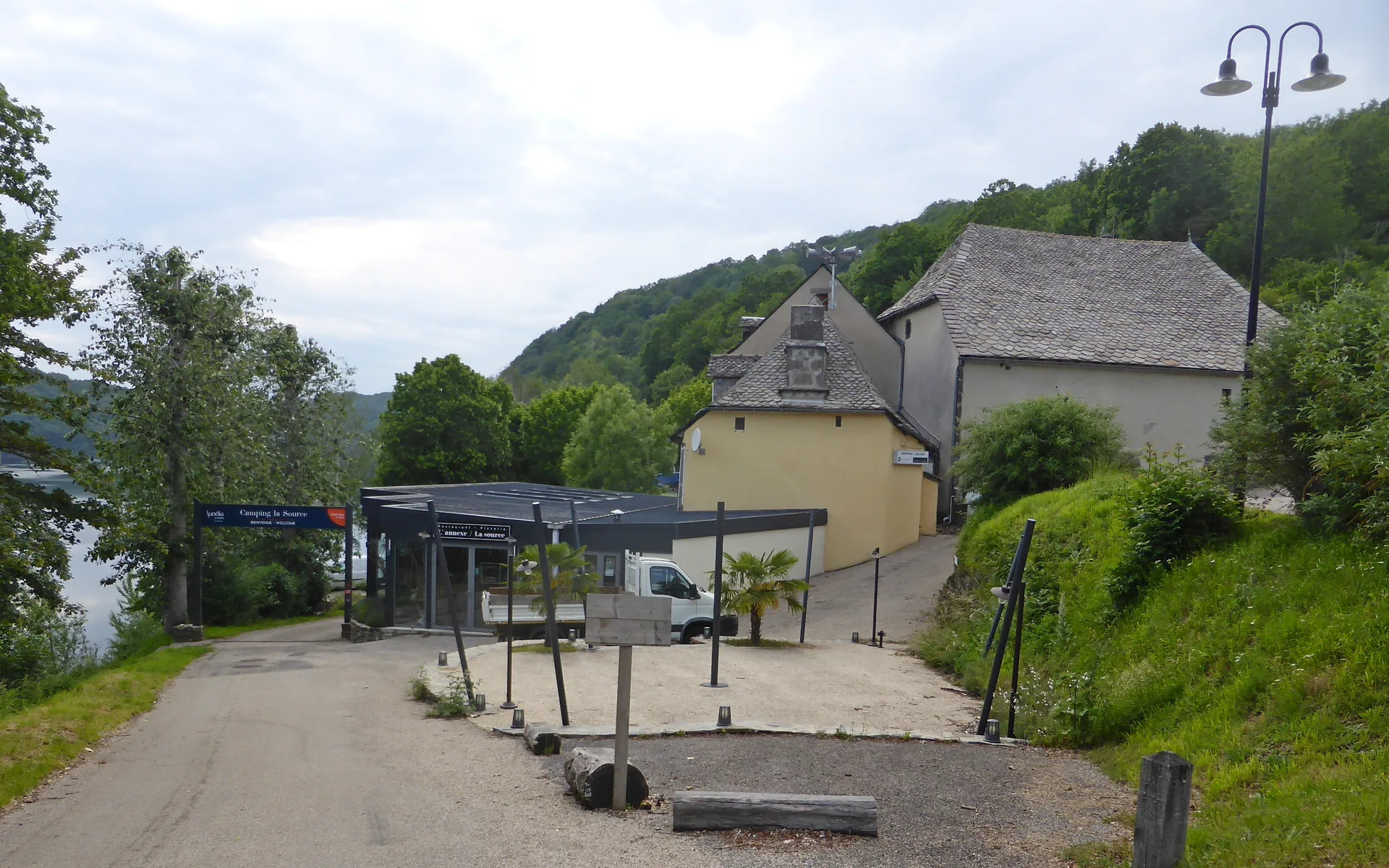 Lac de Sarrans à Thérondels — À 313 m du lac