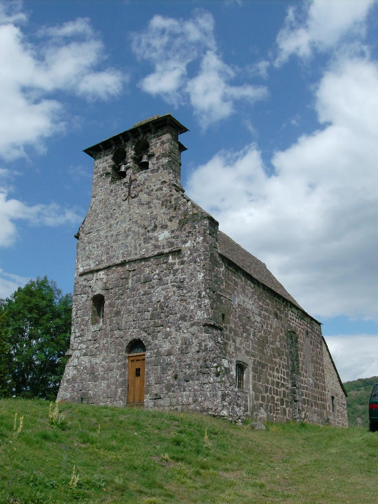 Lac de Sarrans à Thérondels — Sur le lac