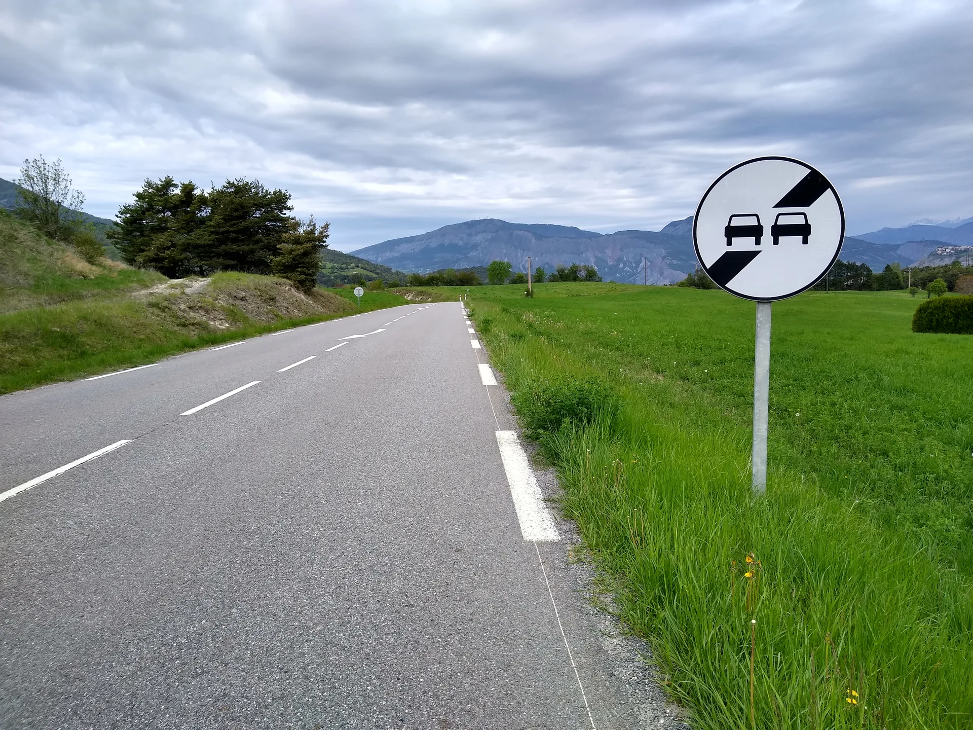 Lac de Serre Poncon à Le Lauzet-Ubaye — À 3,3 km du lac