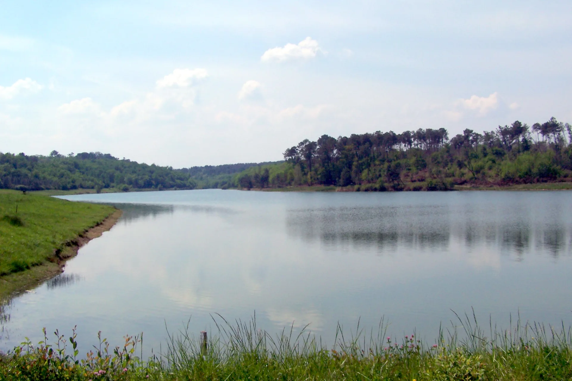 Lac de Sigalens à Sigalens — À 210 m du lac
