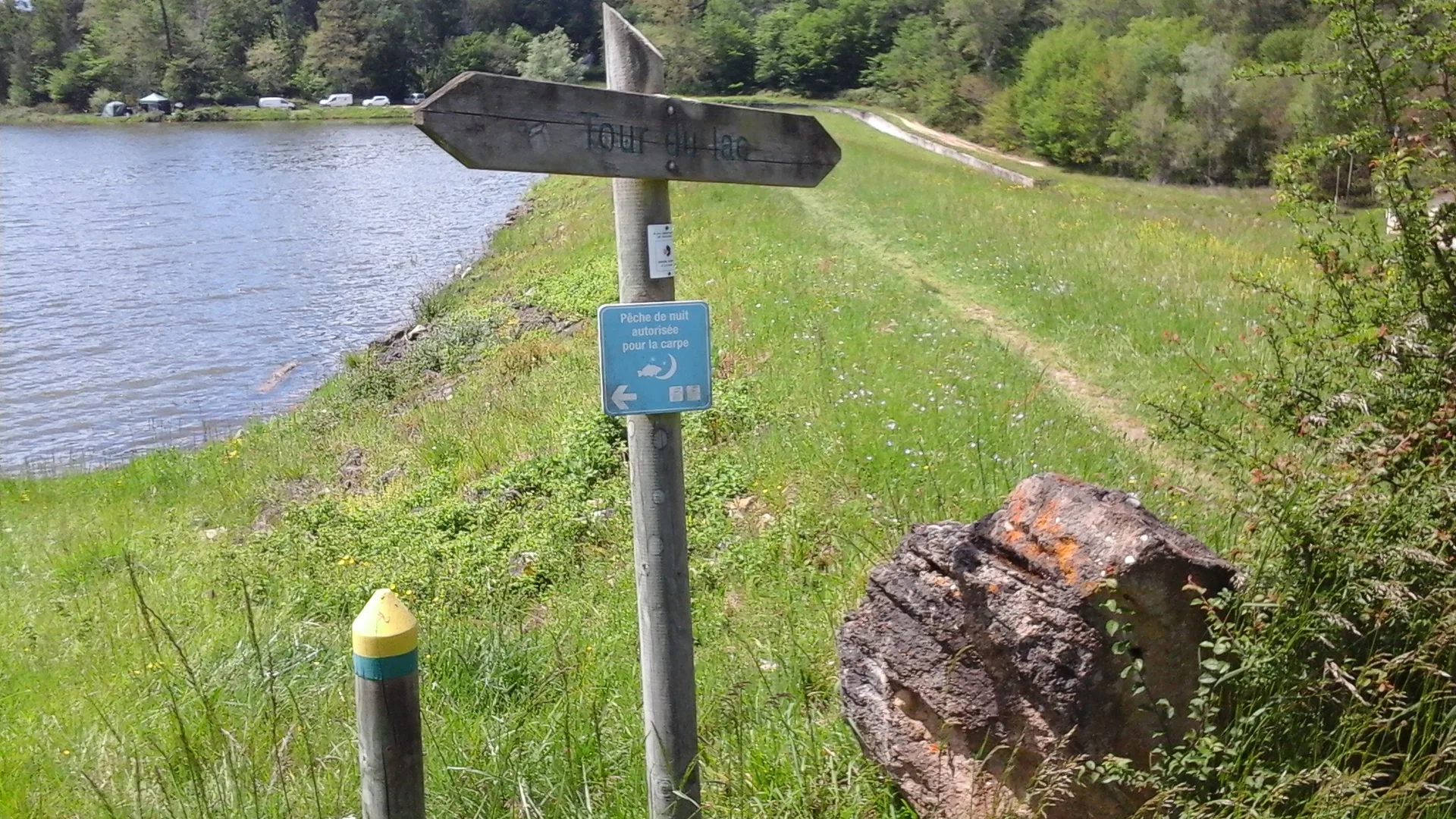 Lac de Sigalens à Sigalens — À 216 m du lac