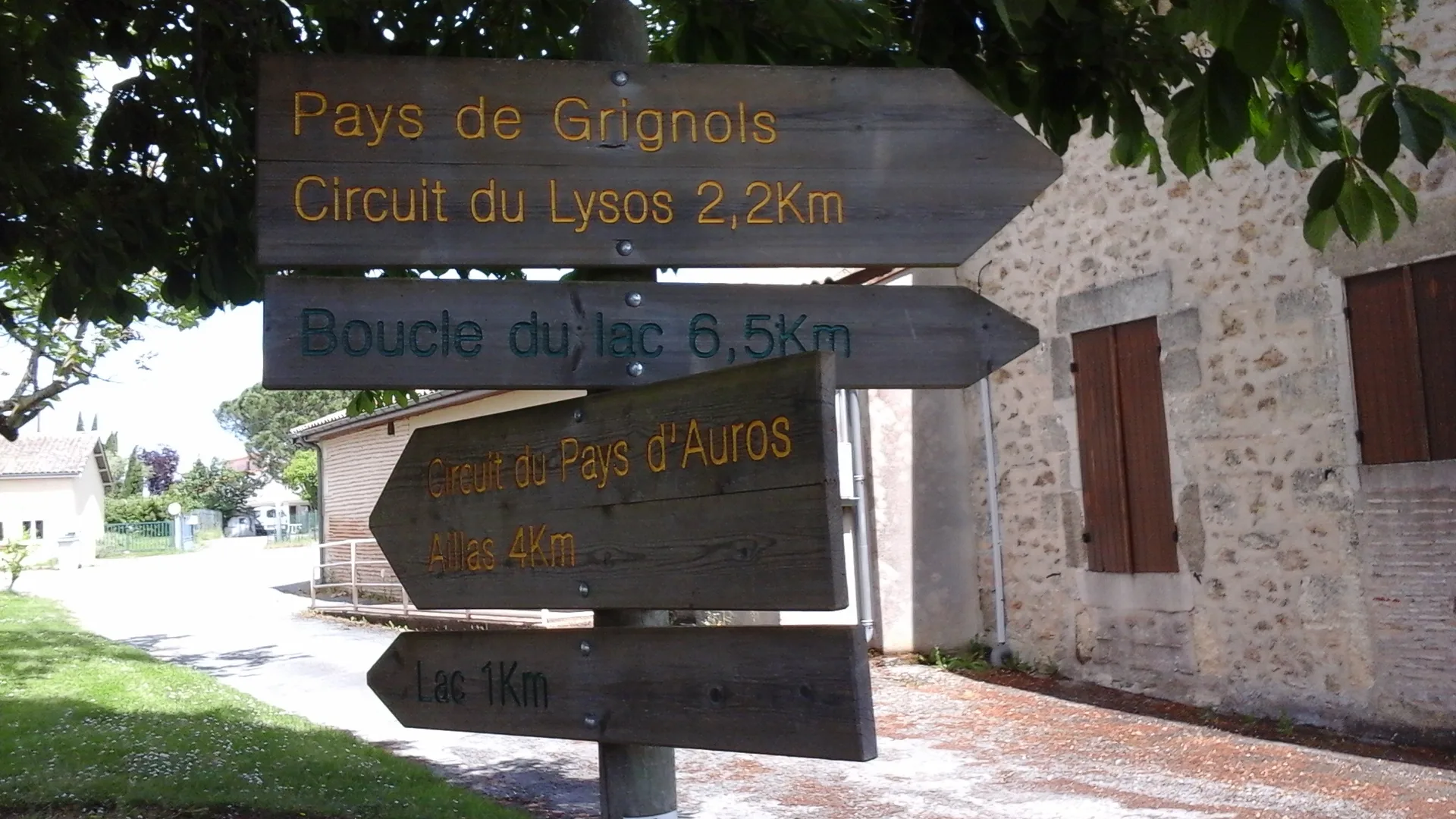 Lac de Sigalens à Sigalens — À 963 m du lac
