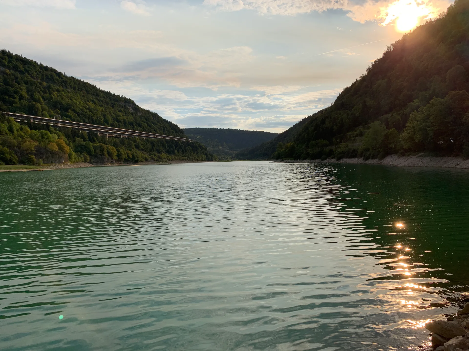 Lac de Sylan à Le Poizat-Lalleyriat — Sur le lac