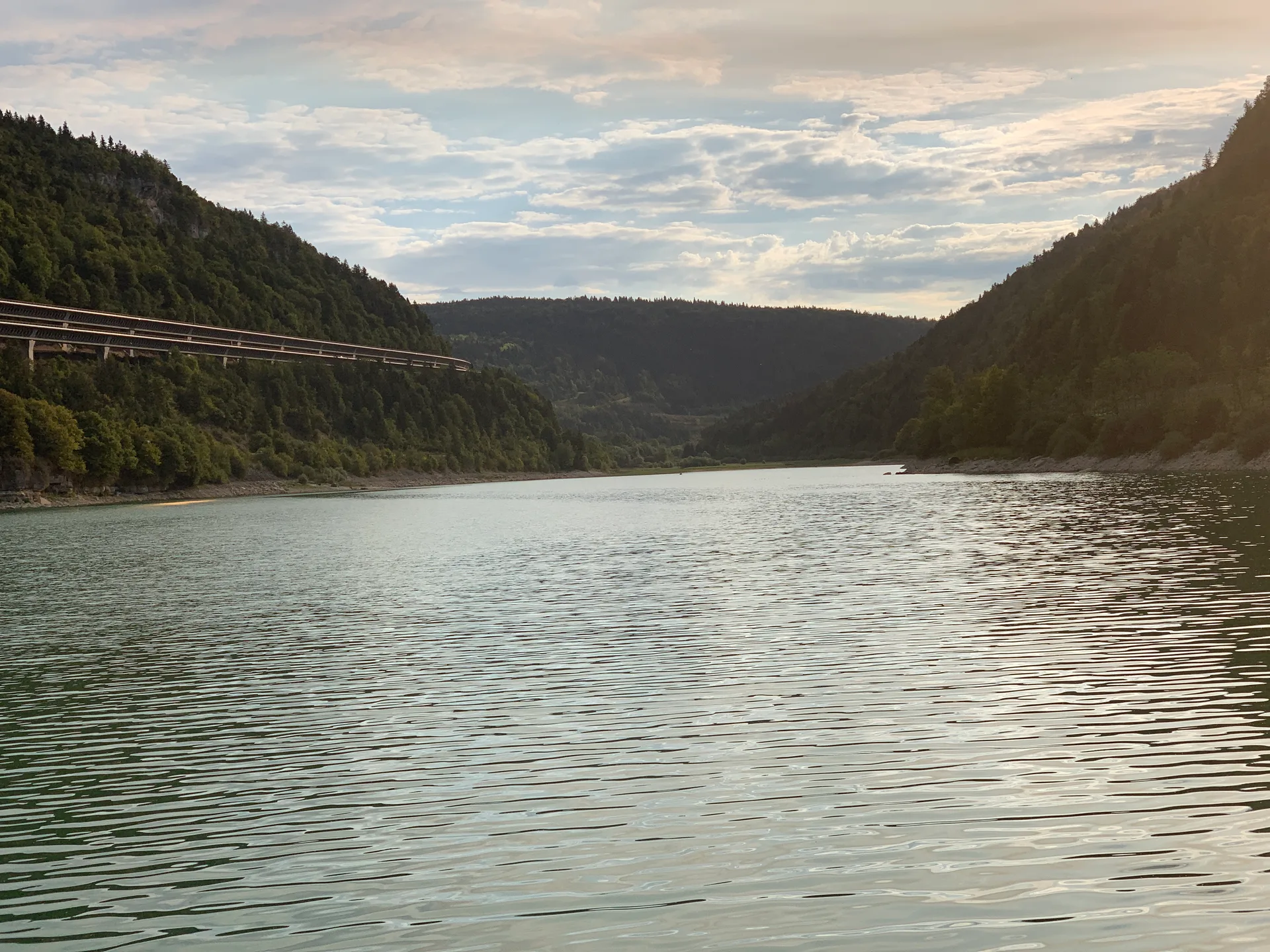 Lac de Sylan à Le Poizat-Lalleyriat — Sur le lac