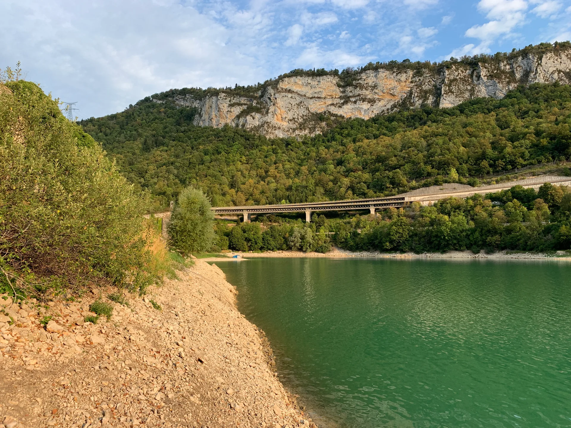 Lac de Sylan à Le Poizat-Lalleyriat — Sur le lac