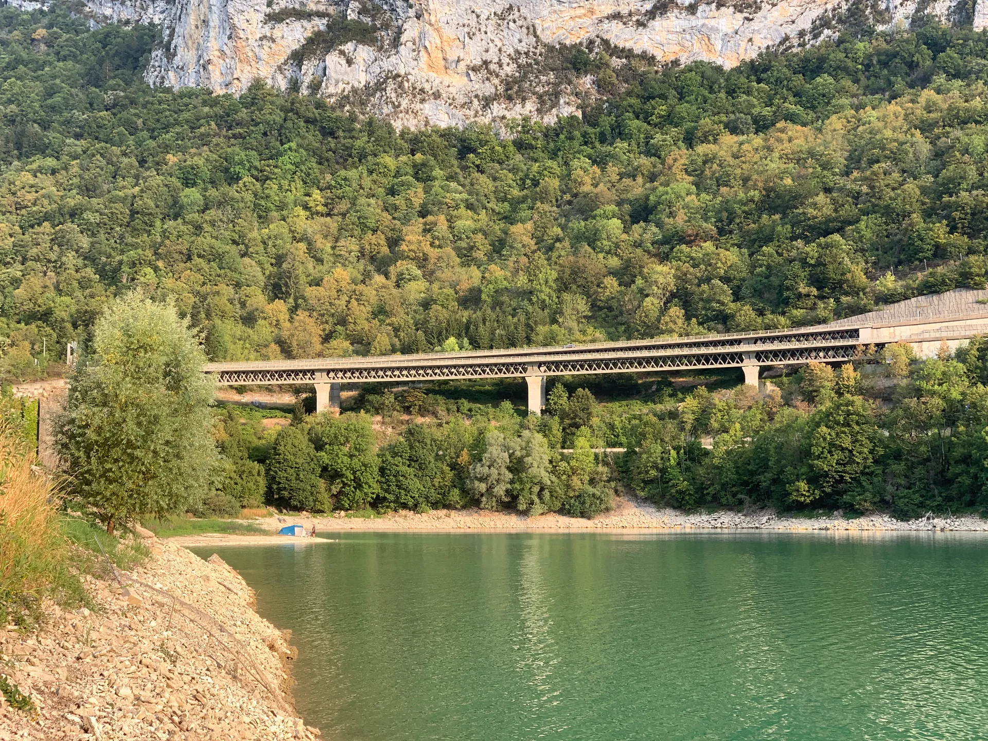 Lac de Sylan à Le Poizat-Lalleyriat — Sur le lac