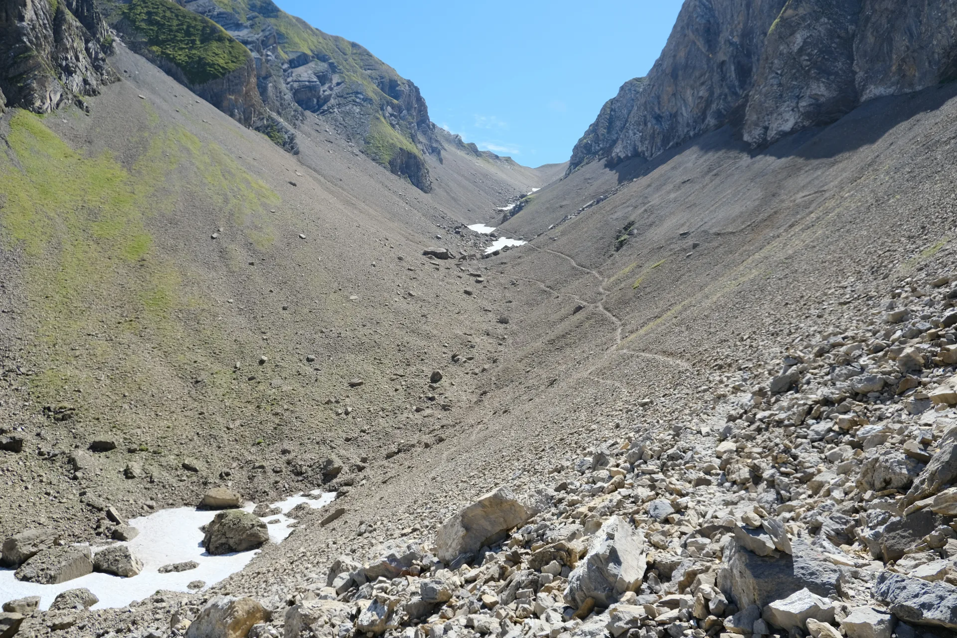 Lac de Tardevant à La Clusaz — À 977 m du lac