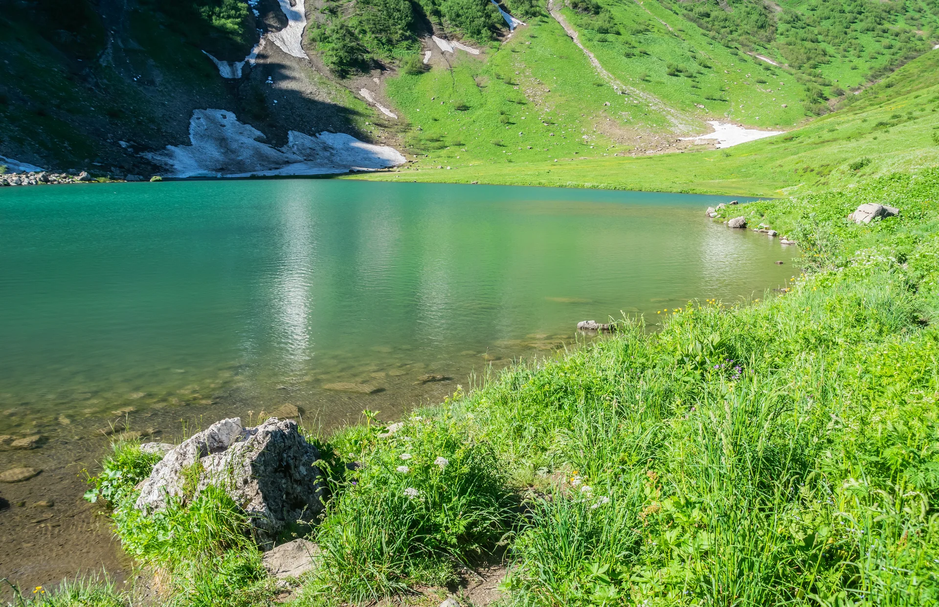 Lac de Tavaneuse à Abondance — Sur le lac