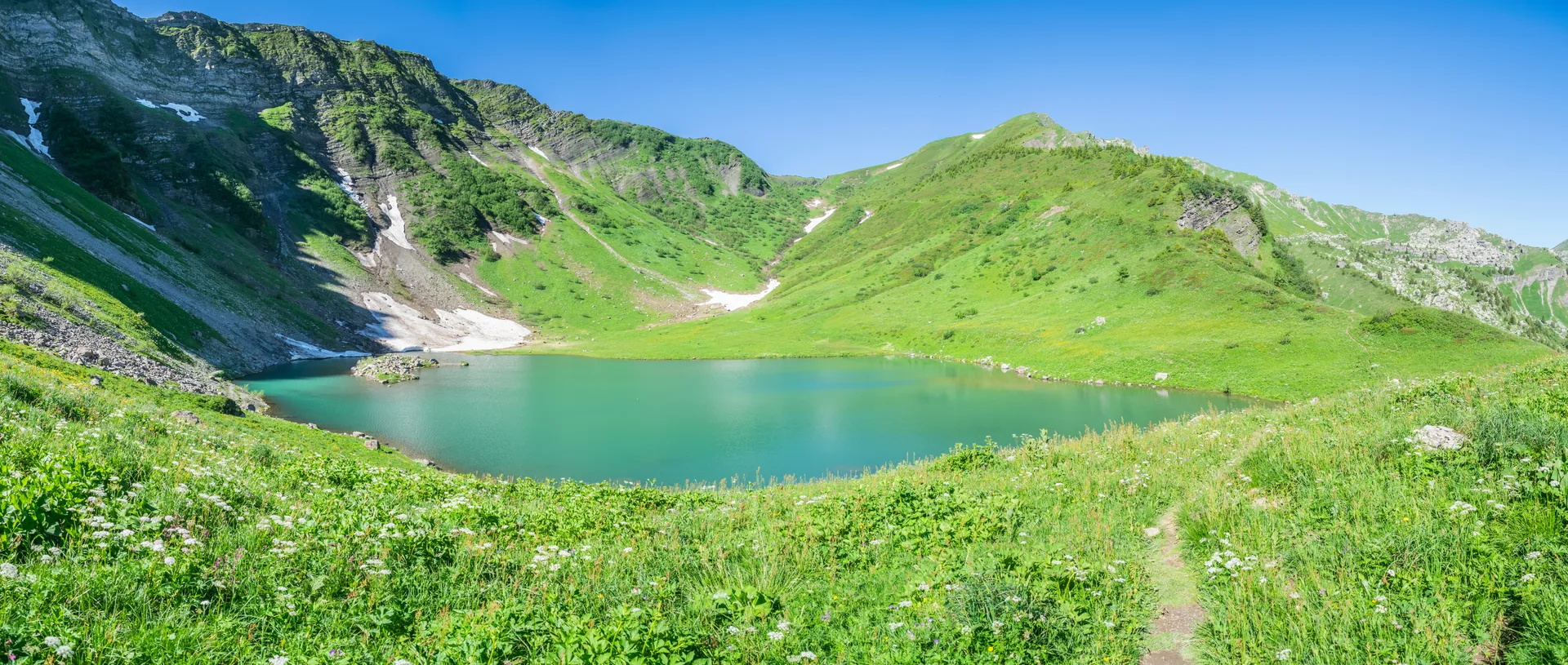 Lac de Tavaneuse à Abondance — Sur le lac