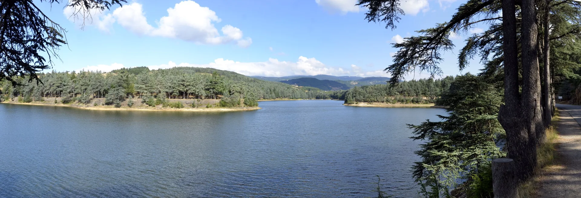 Lac de Ternay à Savas — À 753 m du lac