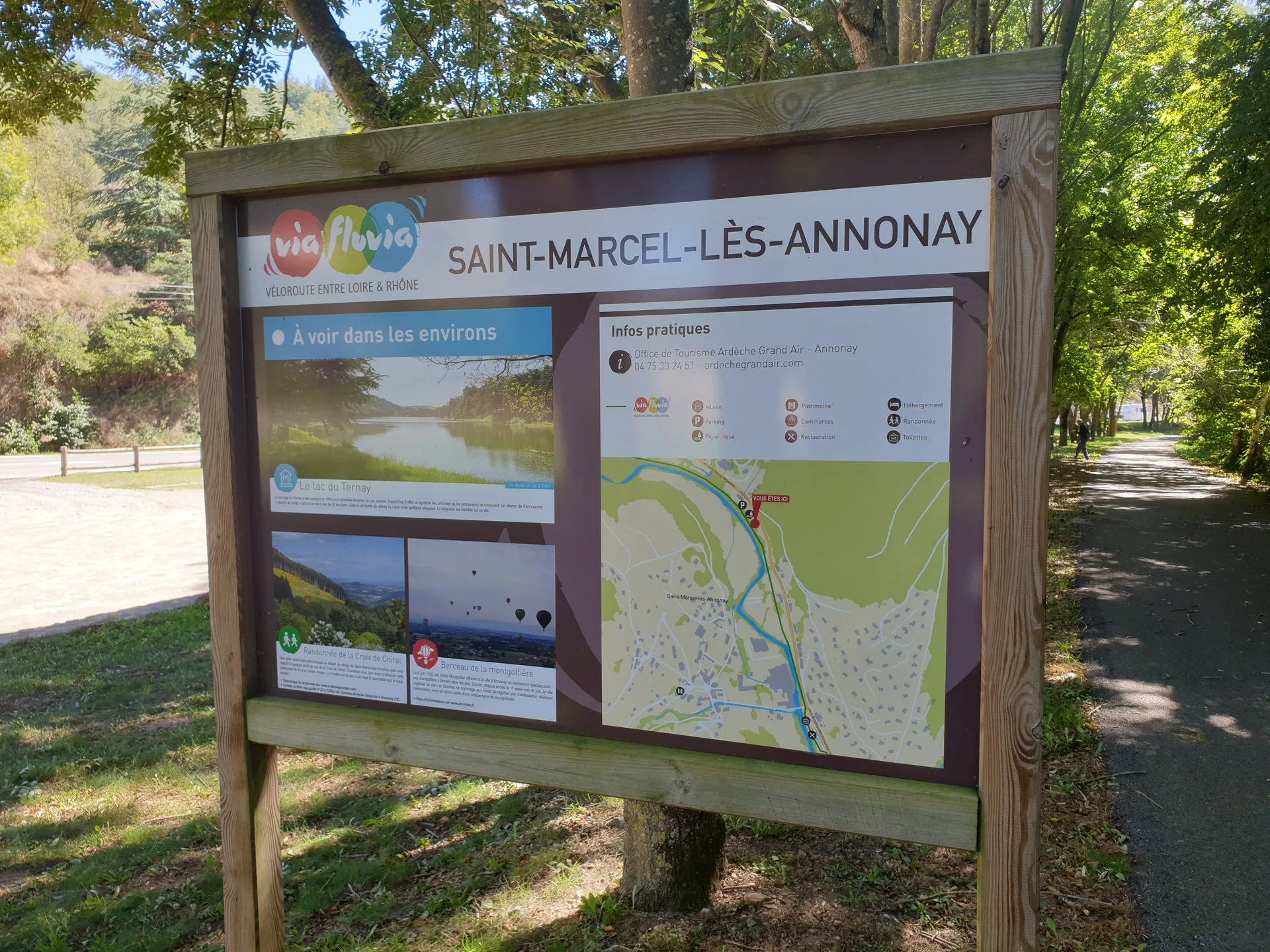 Lac de Ternay à Savas — À 1,8 km du lac