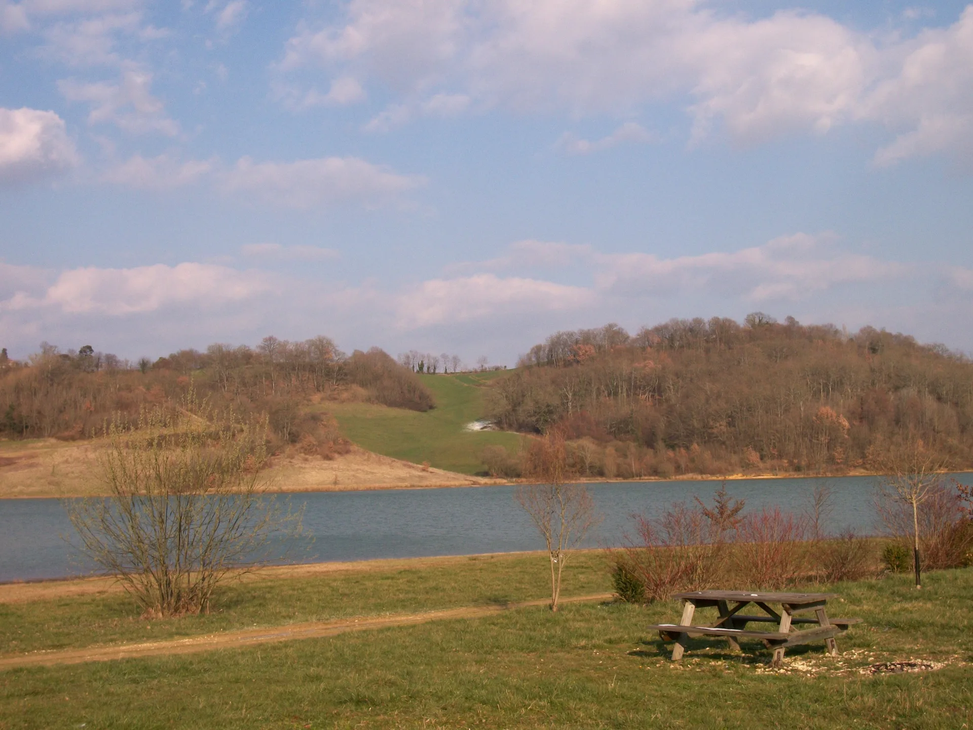 Lac de Tillac à Troncens — À 1,6 km du lac