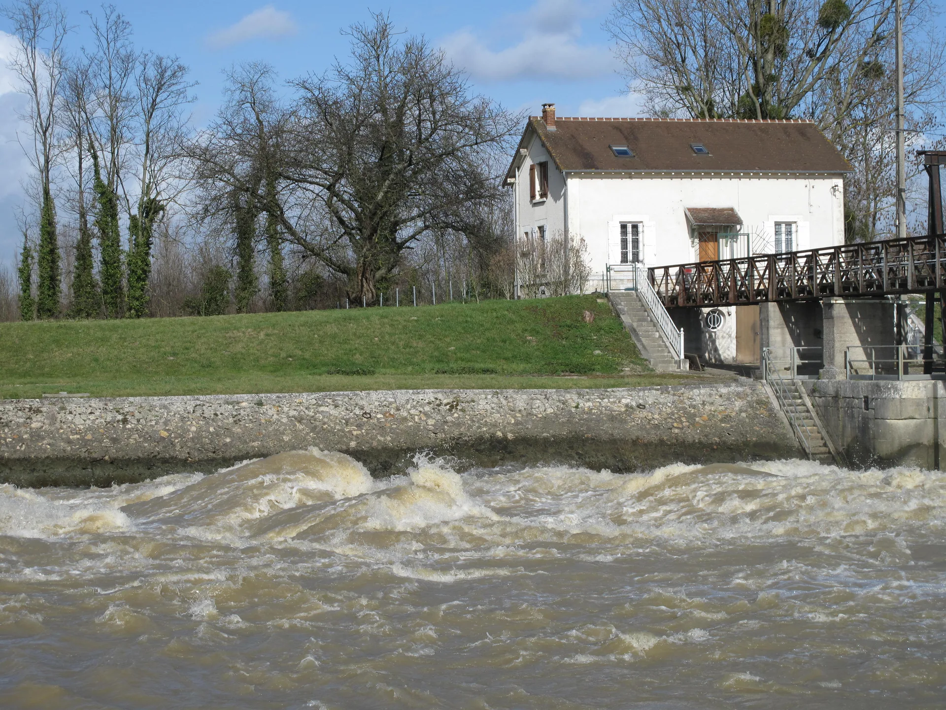 Lac de Vaires à Vaires-sur-Marne — À 231 m du lac