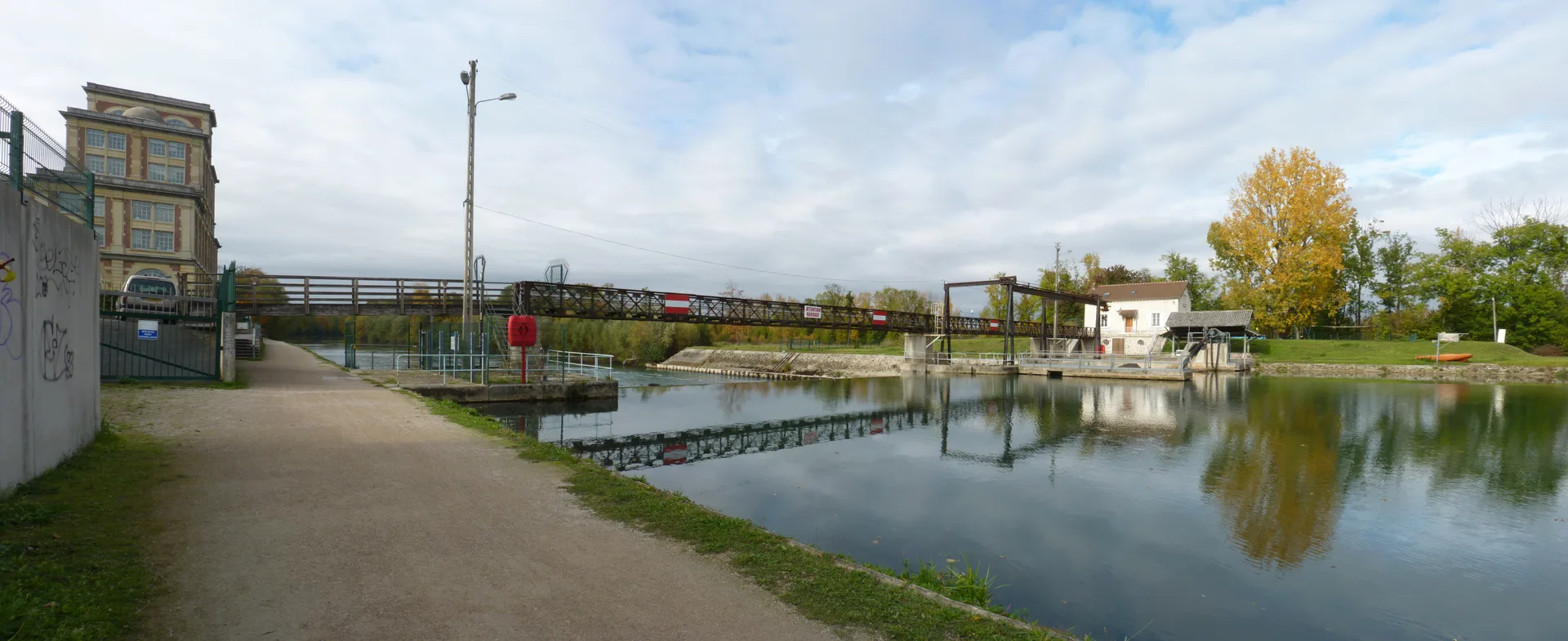 Lac de Vaires à Vaires-sur-Marne — À 278 m du lac
