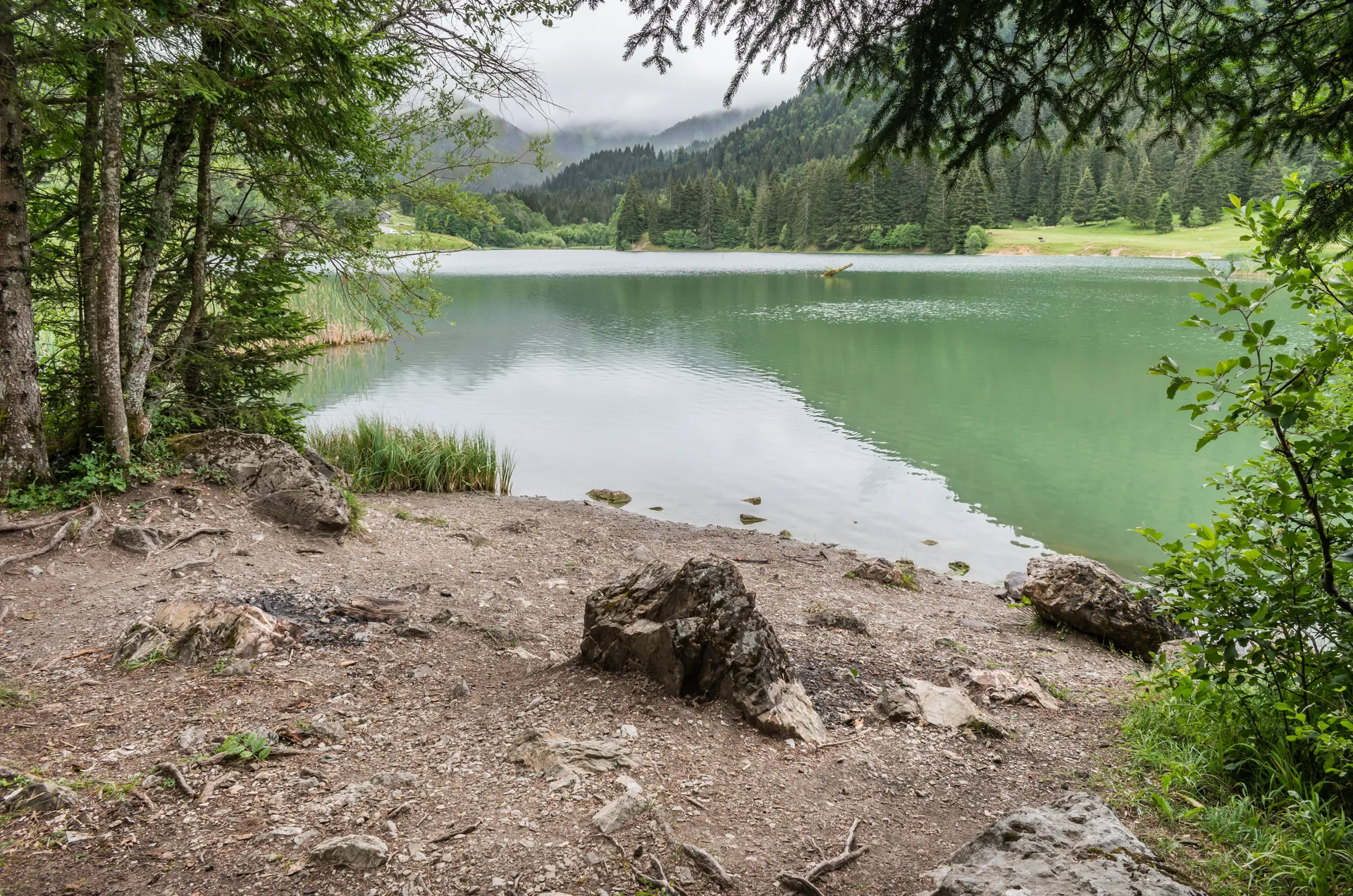Lac de Vallon à Bellevaux — À 221 m du lac