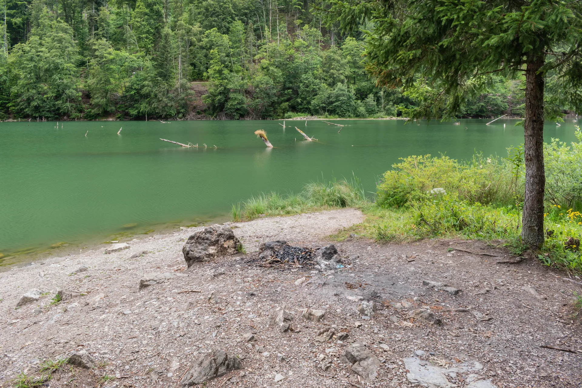 Lac de Vallon à Bellevaux — À 273 m du lac