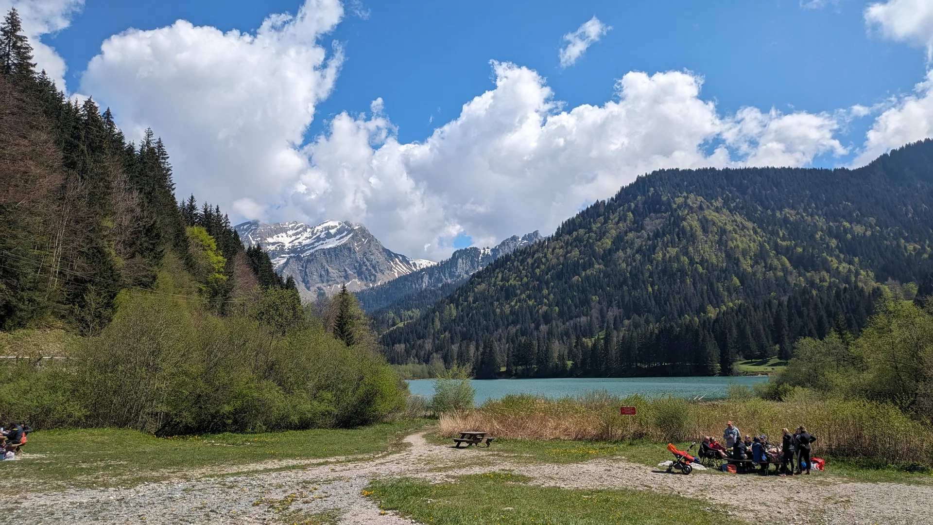 Lac de Vallon à Bellevaux — À 323 m du lac