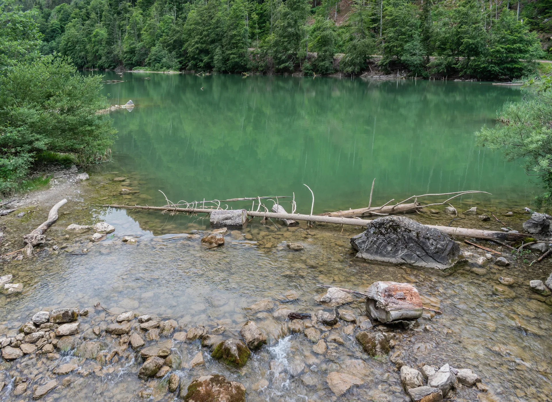 Lac de Vallon à Bellevaux — À 338 m du lac