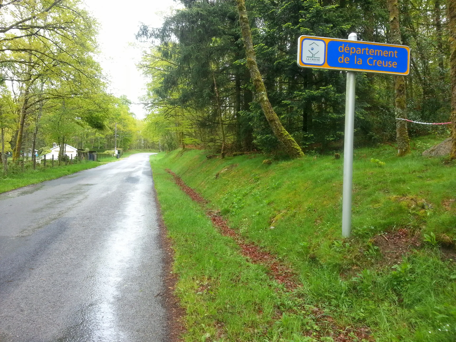 Lac de Vassiviere 02 à Beaumont-du-Lac — À 1,2 km du lac