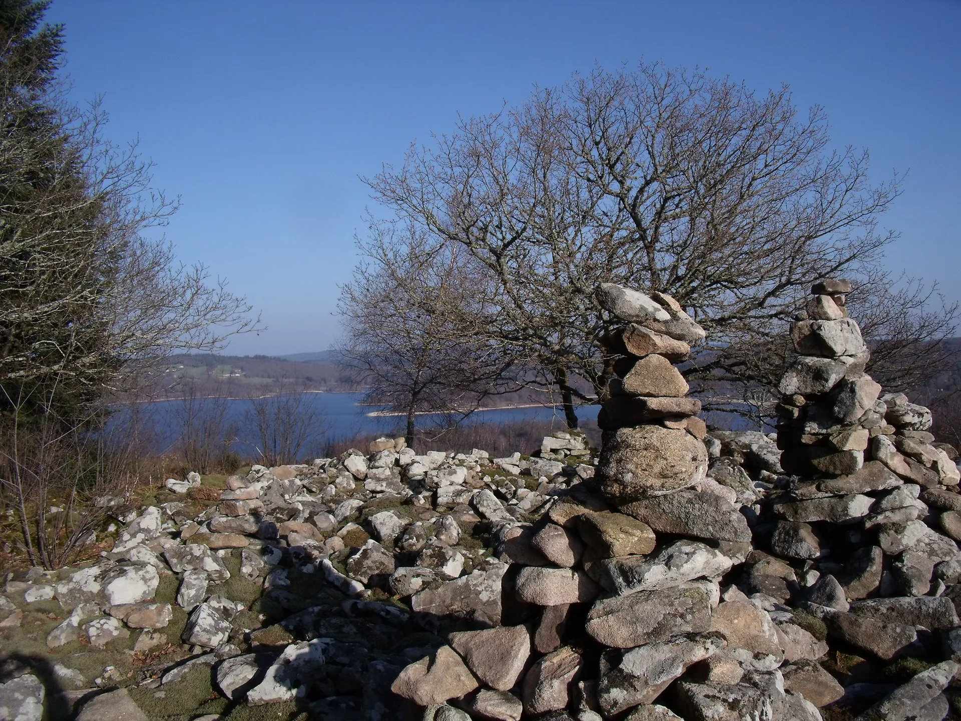 Lac de Vassiviere à Royère-de-Vassivière — À 1,4 km du lac