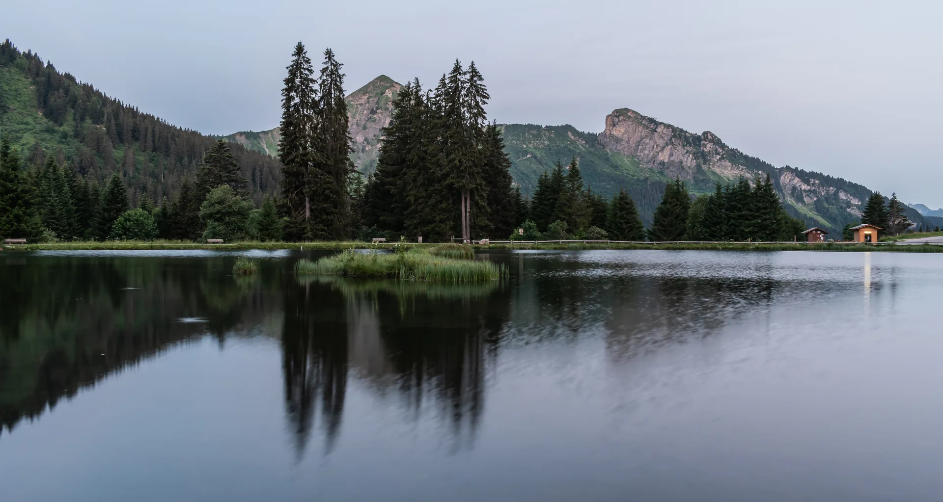 Lac de Vernant à Samoëns — Sur le lac
