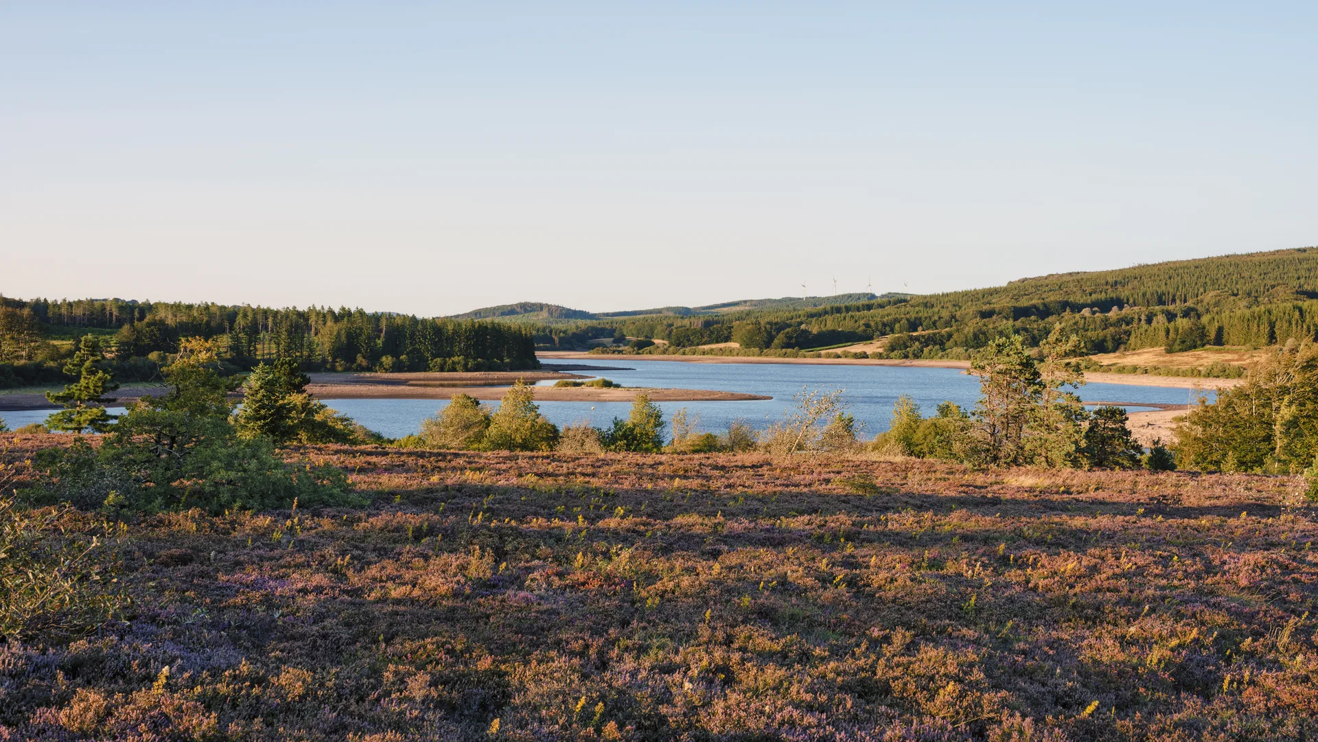 Lac de Vesole à Prémian — À 856 m du lac
