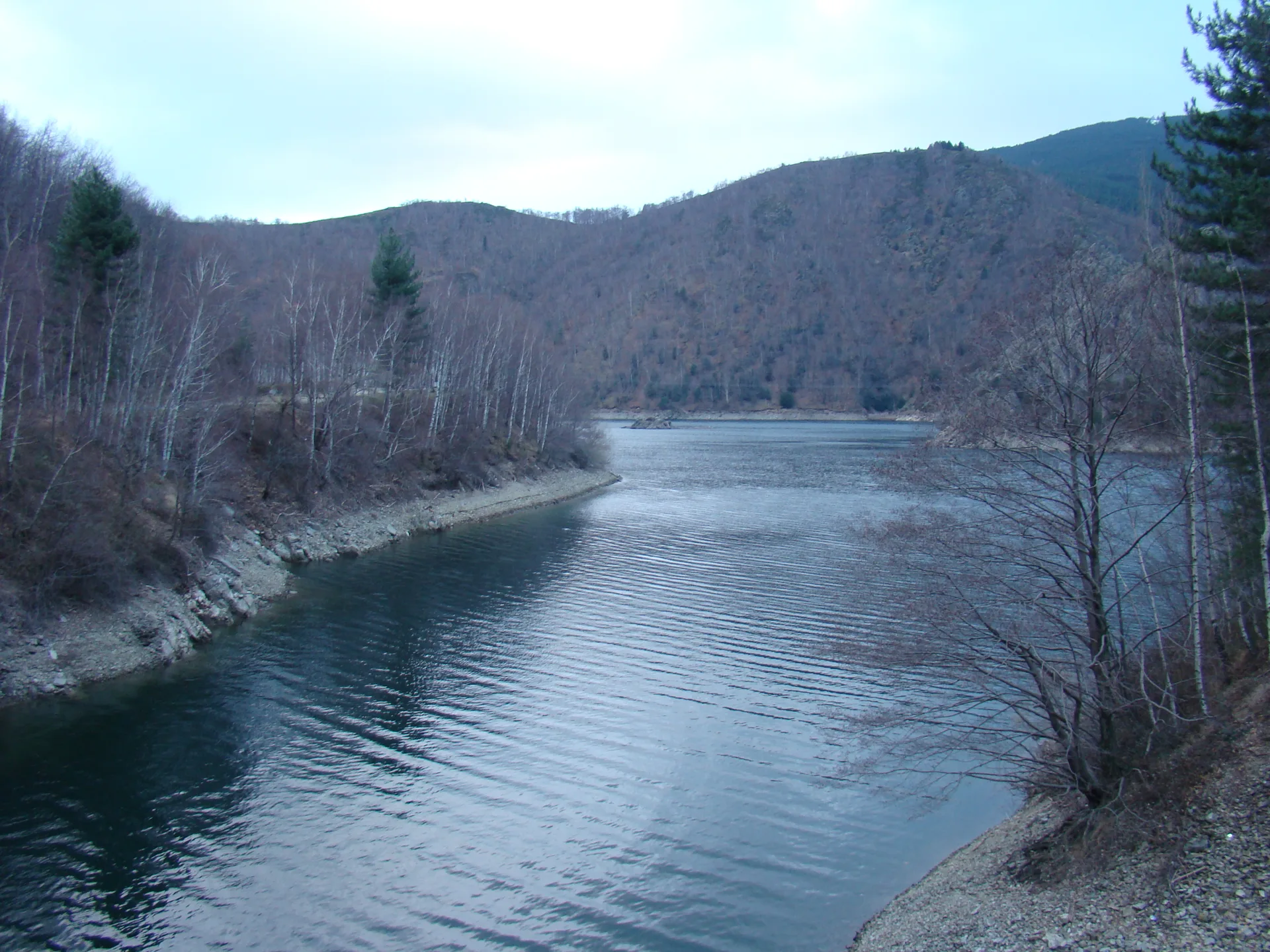 Lac de Villefort à Villefort — À 1,5 km du lac