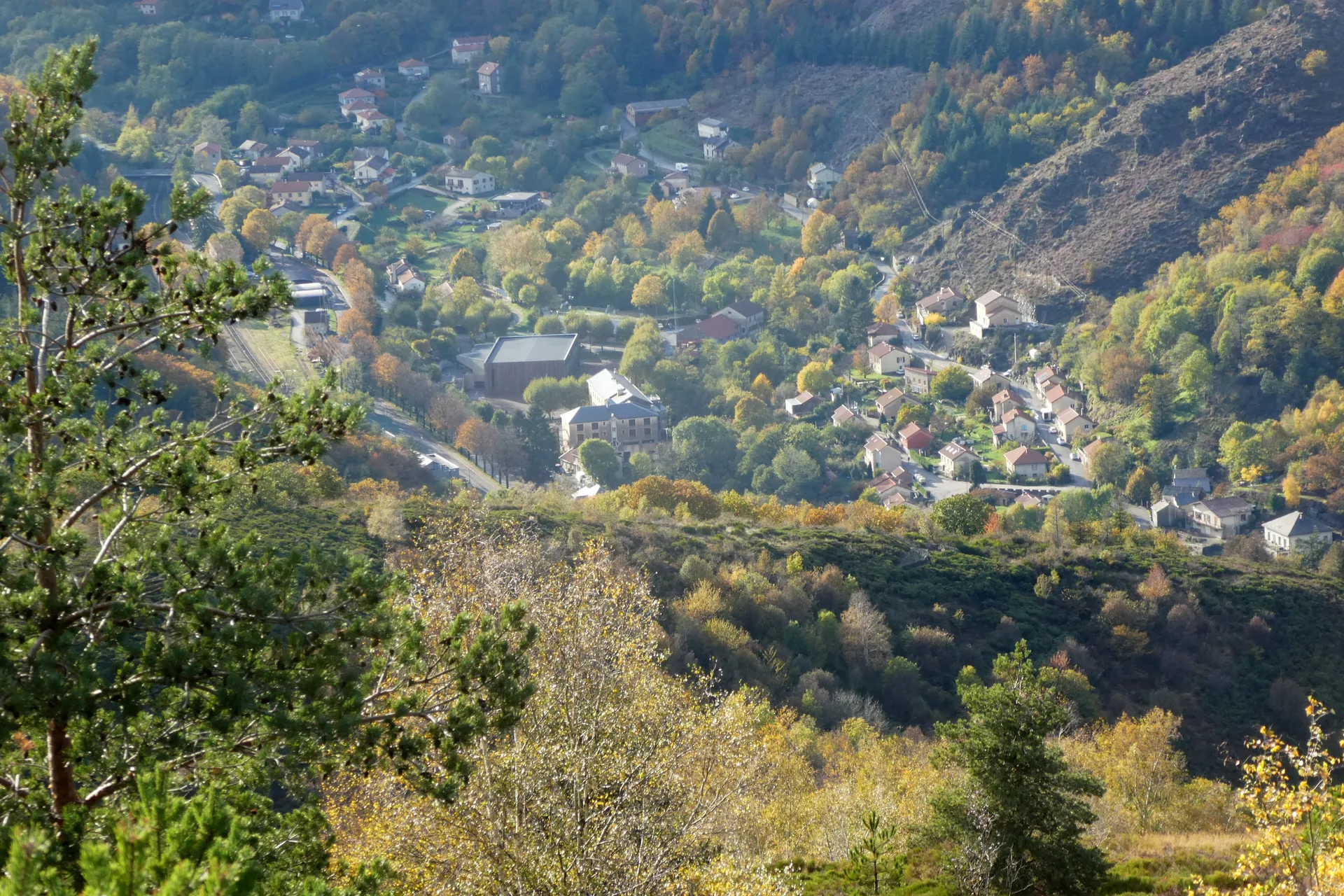 Lac de Villefort à Villefort — À 1,1 km du lac