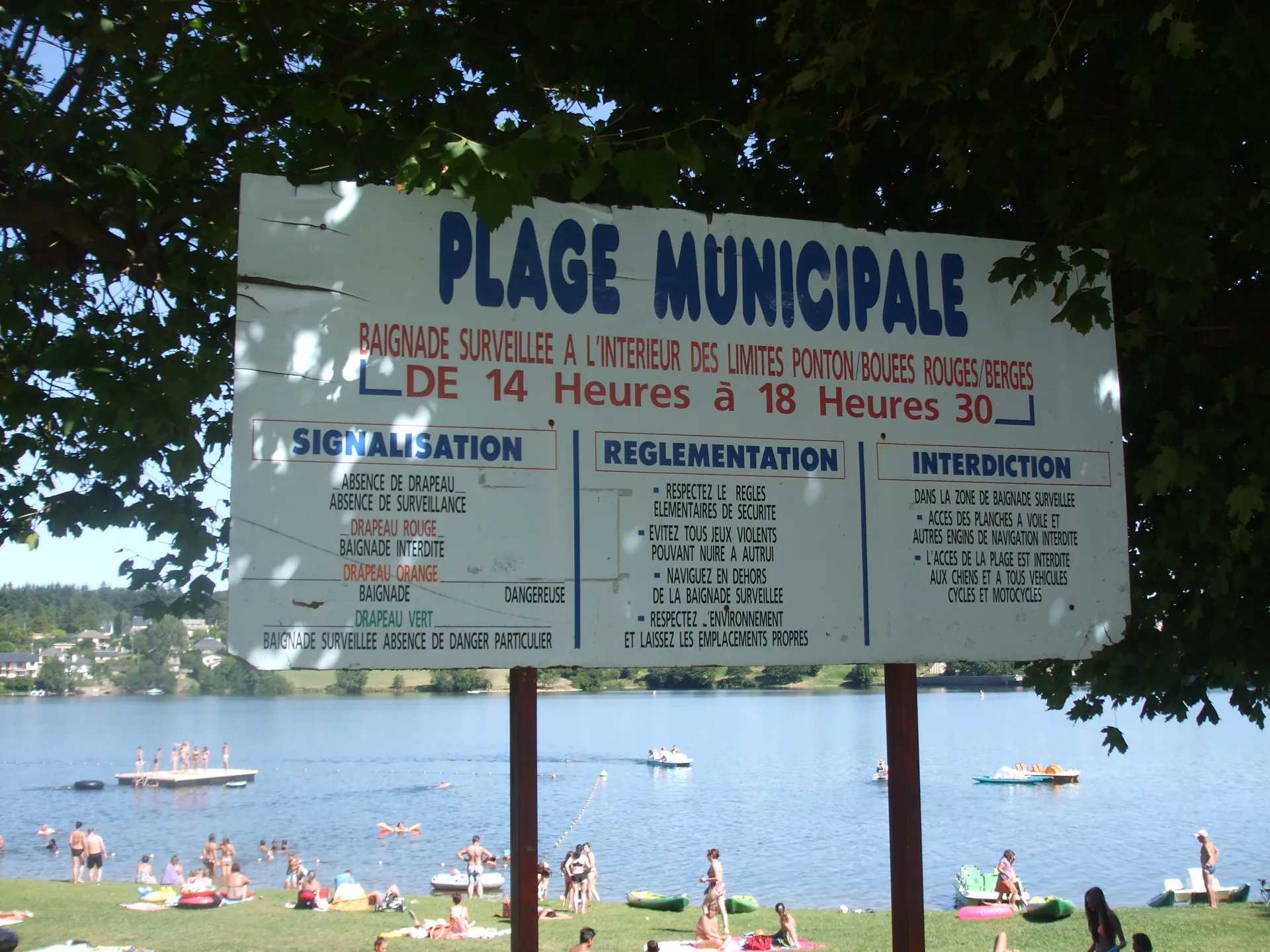 Lac de Villefranche de Panat à Villefranche-de-Panat — Sur le lac