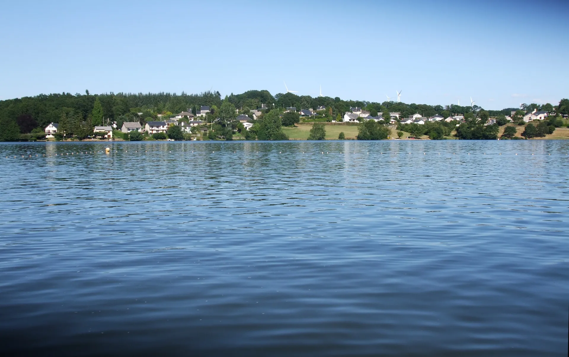 Lac de Villefranche de Panat à Villefranche-de-Panat — Sur le lac
