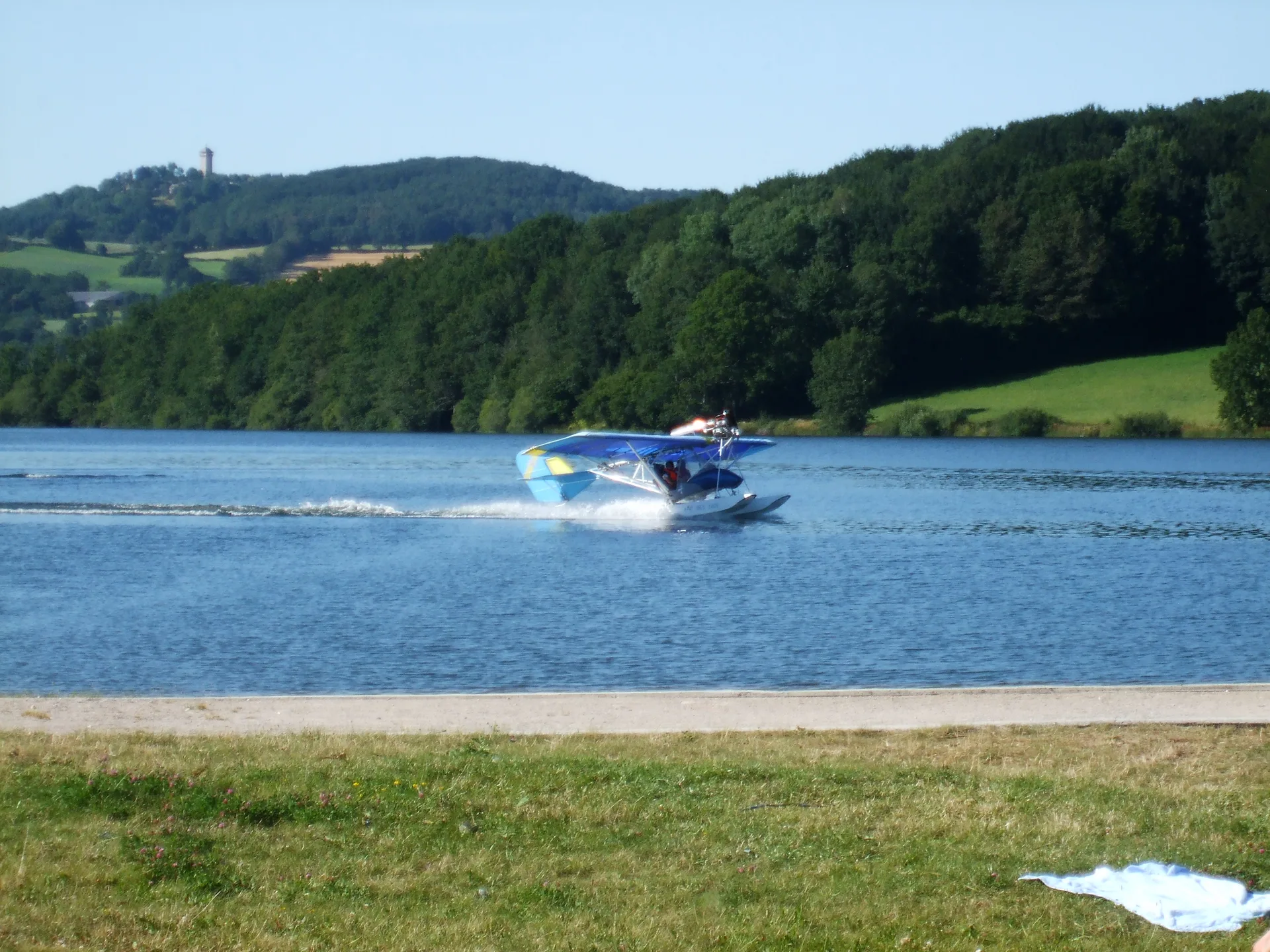 Lac de Villefranche de Panat à Villefranche-de-Panat — Sur le lac
