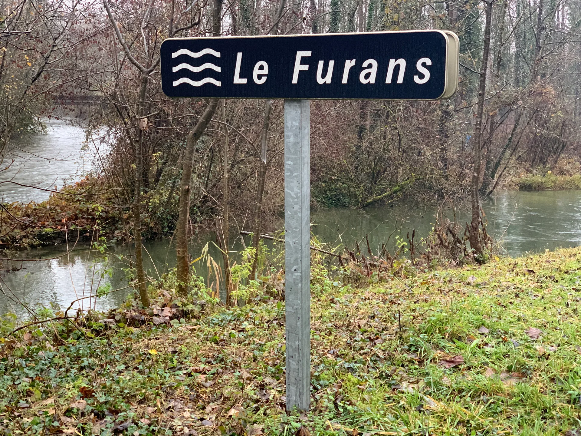 Lac de Virieu à Virieu-le-Grand — À 1,5 km du lac