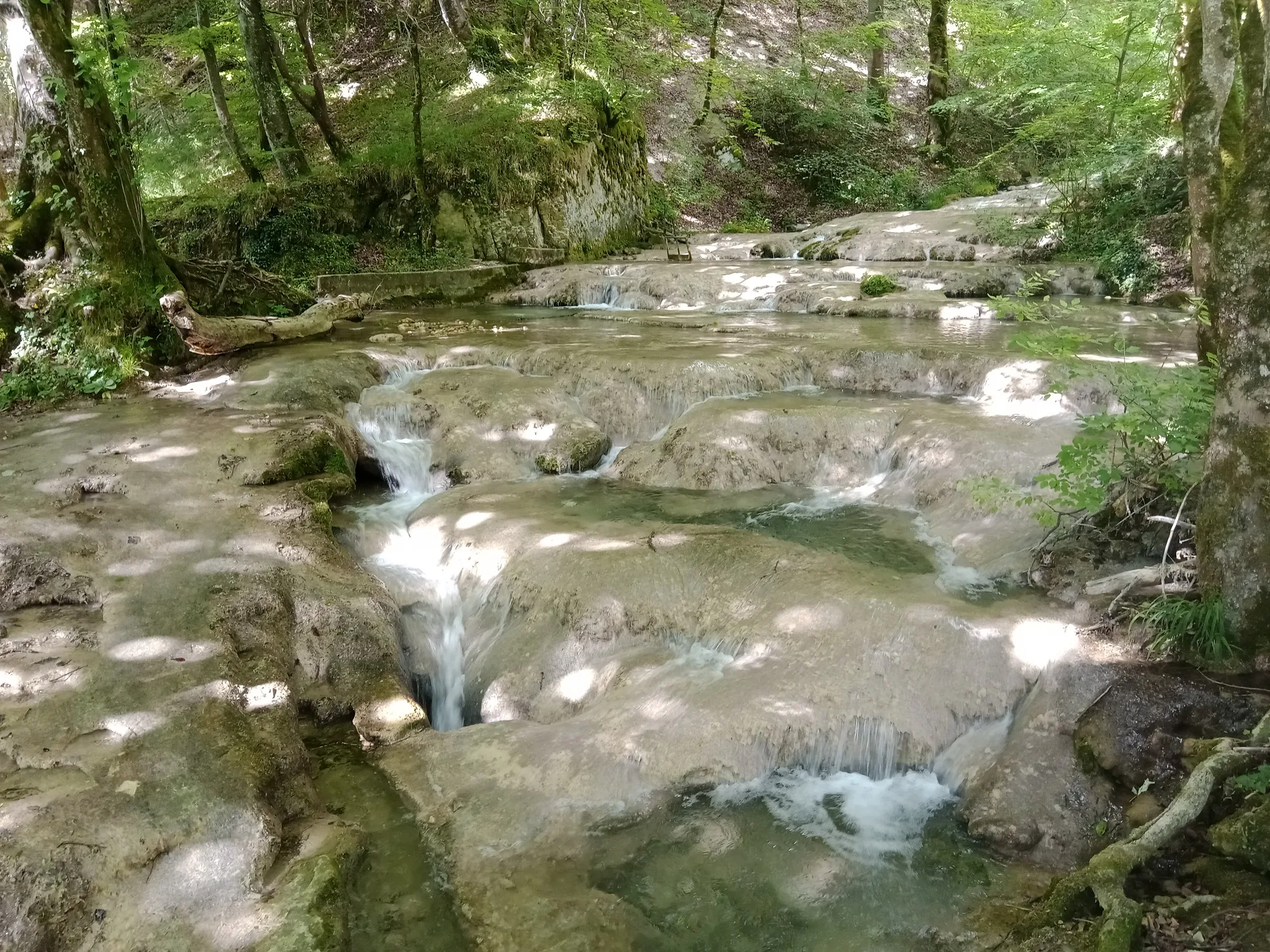 Lac de Virieu à Virieu-le-Grand — À 2,2 km du lac