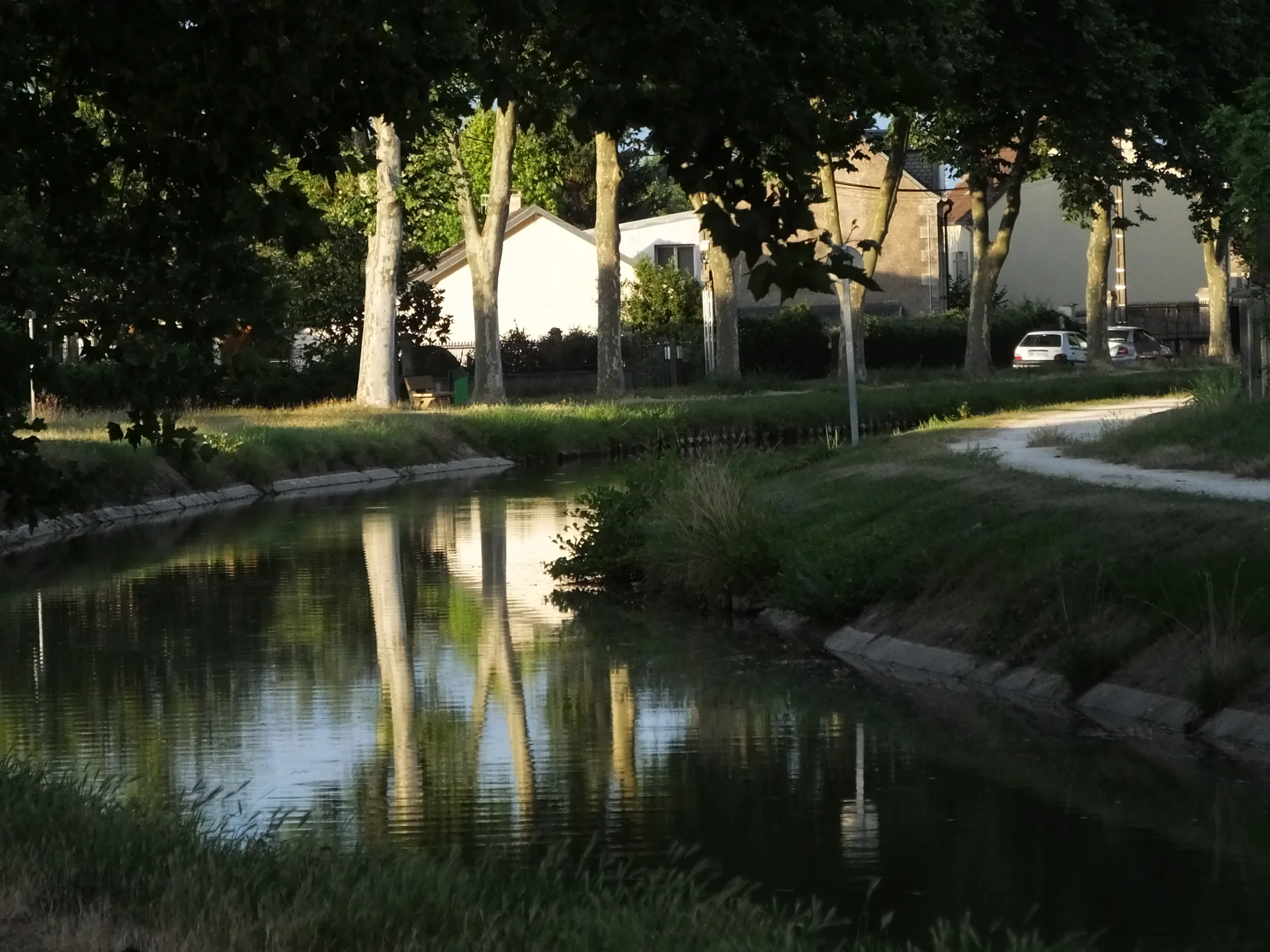 Lac de Virlay à Saint-Amand-Montrond — À 1,9 km du lac