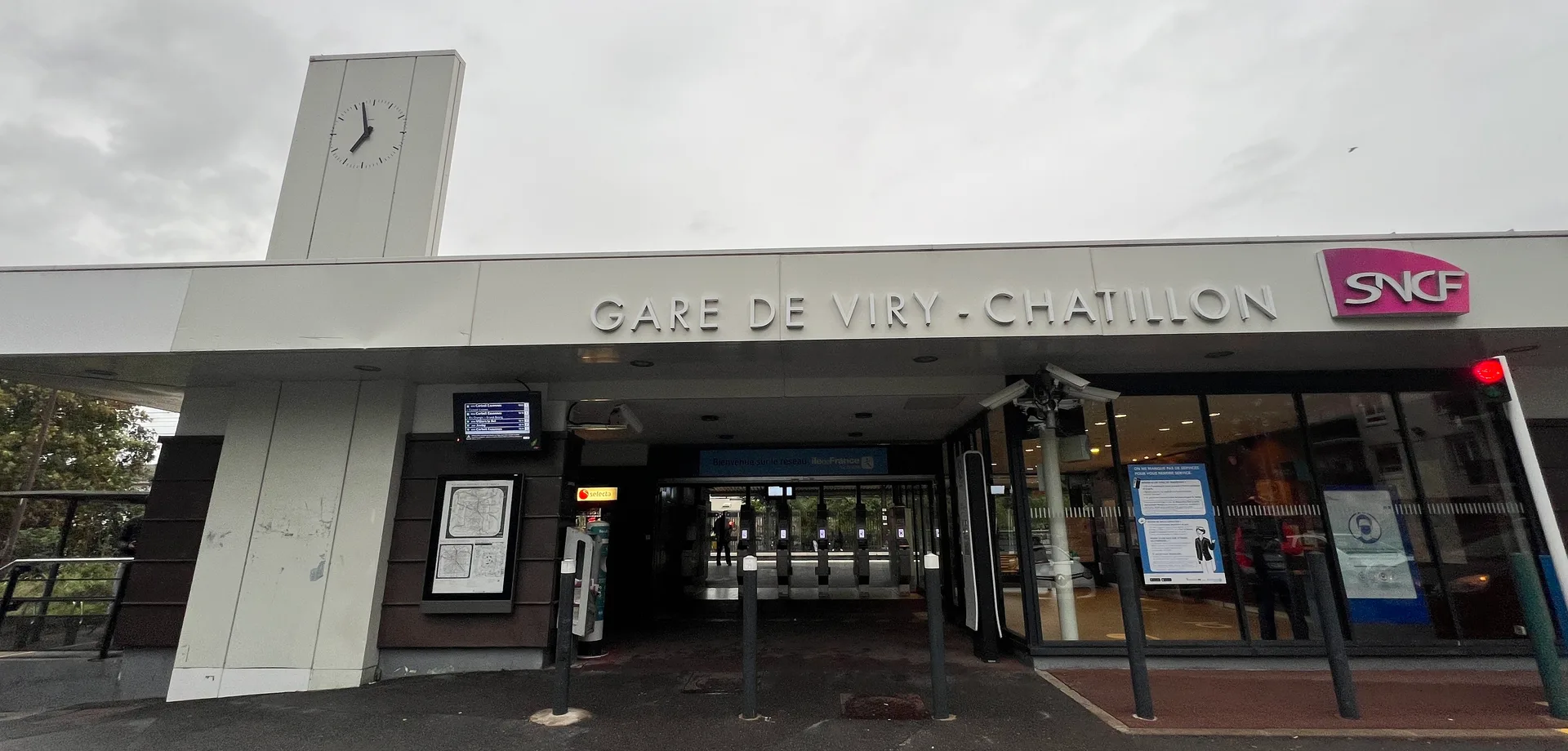 Lac de Viry Chatillon à Viry-Châtillon — À 398 m du lac