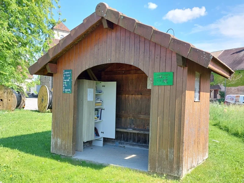 Lac de Vouglans à Largillay-Marsonnay — À 1,6 km du lac