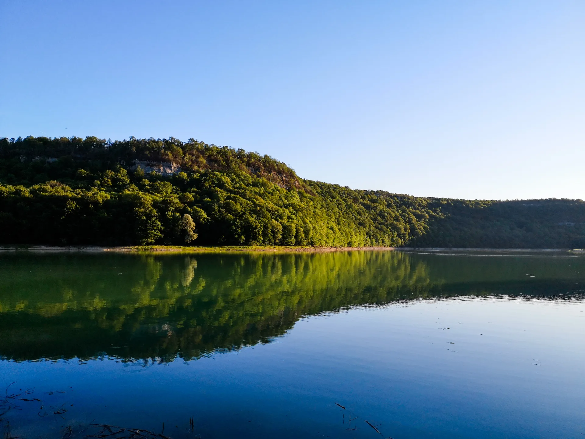 Lac de Vouglans à Largillay-Marsonnay — À 2,4 km du lac