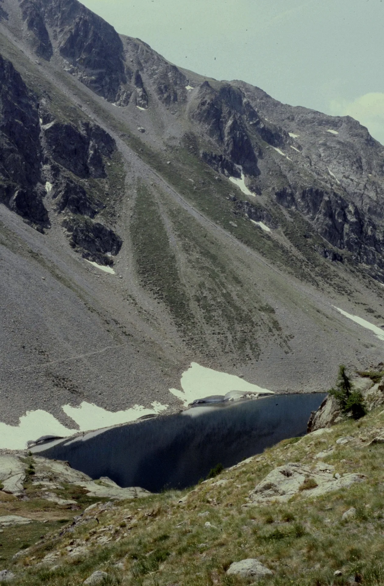 Lac des Babarottes à Saint-Étienne-de-Tinée — À 341 m du lac