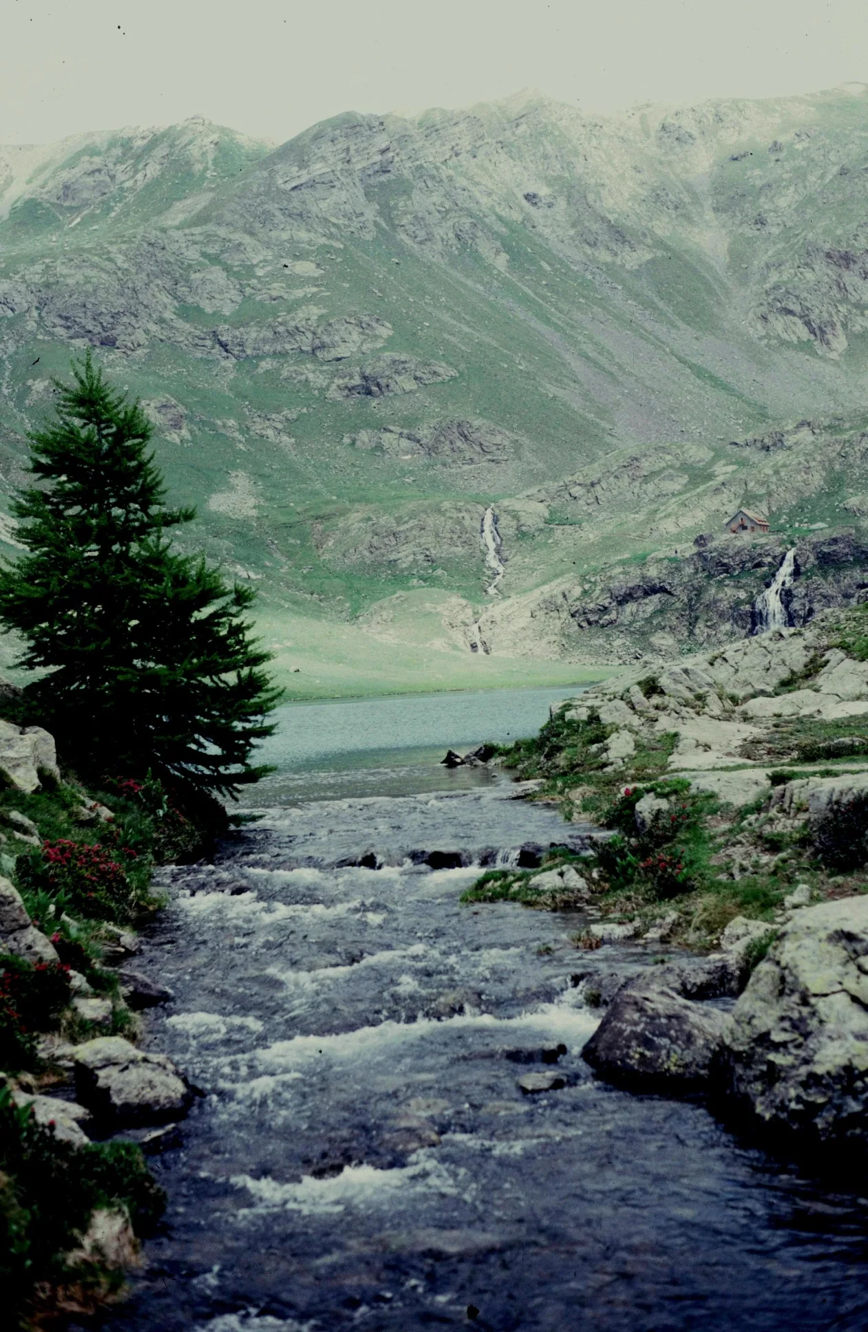 Lac des Babarottes à Saint-Étienne-de-Tinée — À 792 m du lac
