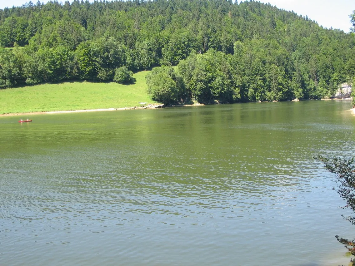 Lac des Brenets Lac de Chaillexon — À 511 m du lac