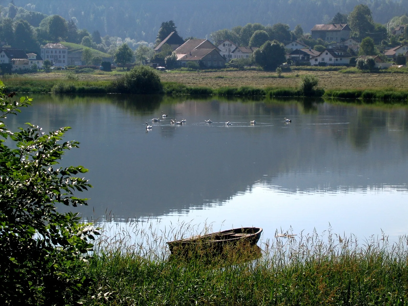 Lac des Brenets Lac de Chaillexon — À 665 m du lac
